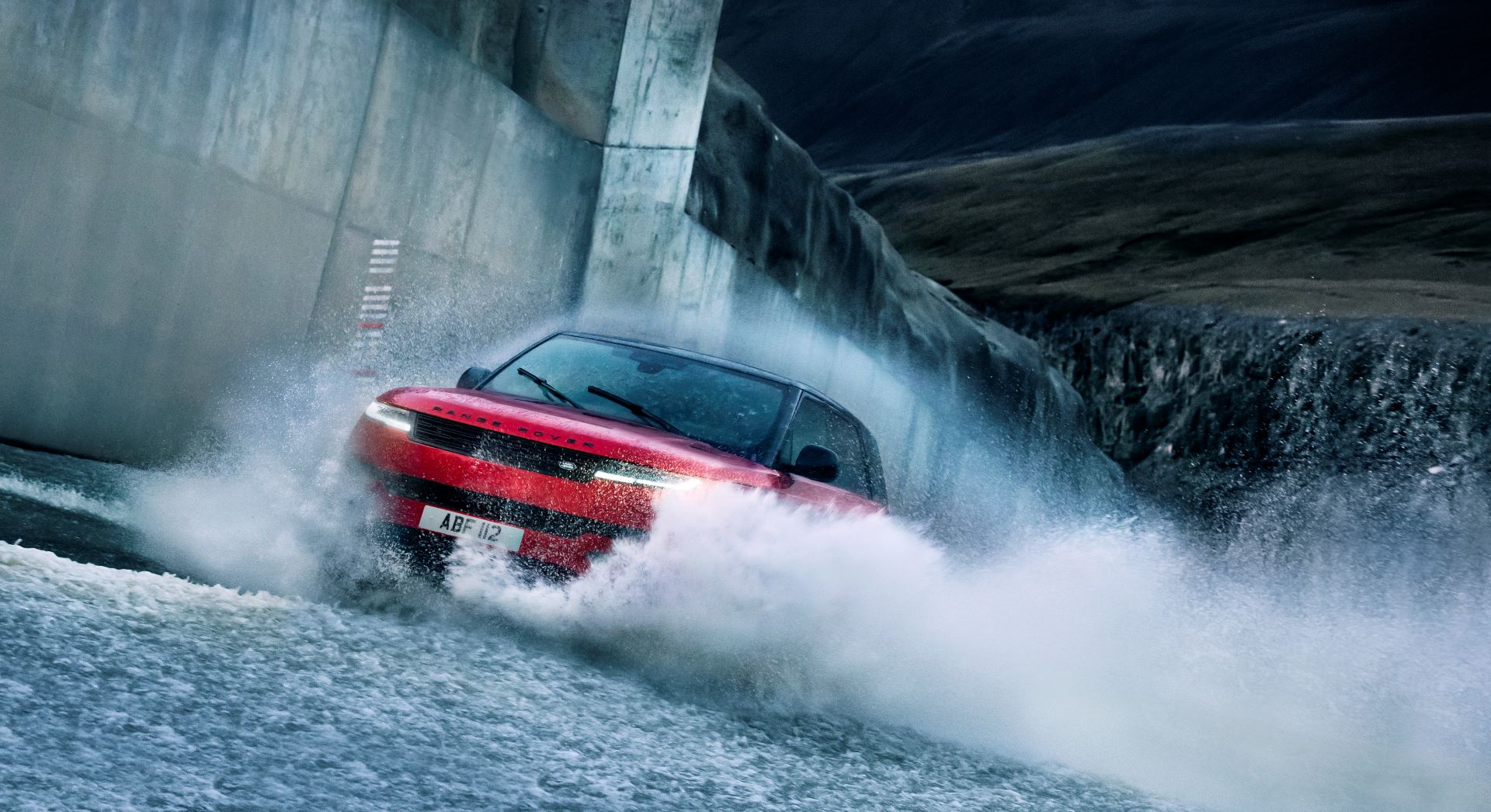 New Range Rover Sport Unveiled With Epic Dam Spillway Climb | Articles ...