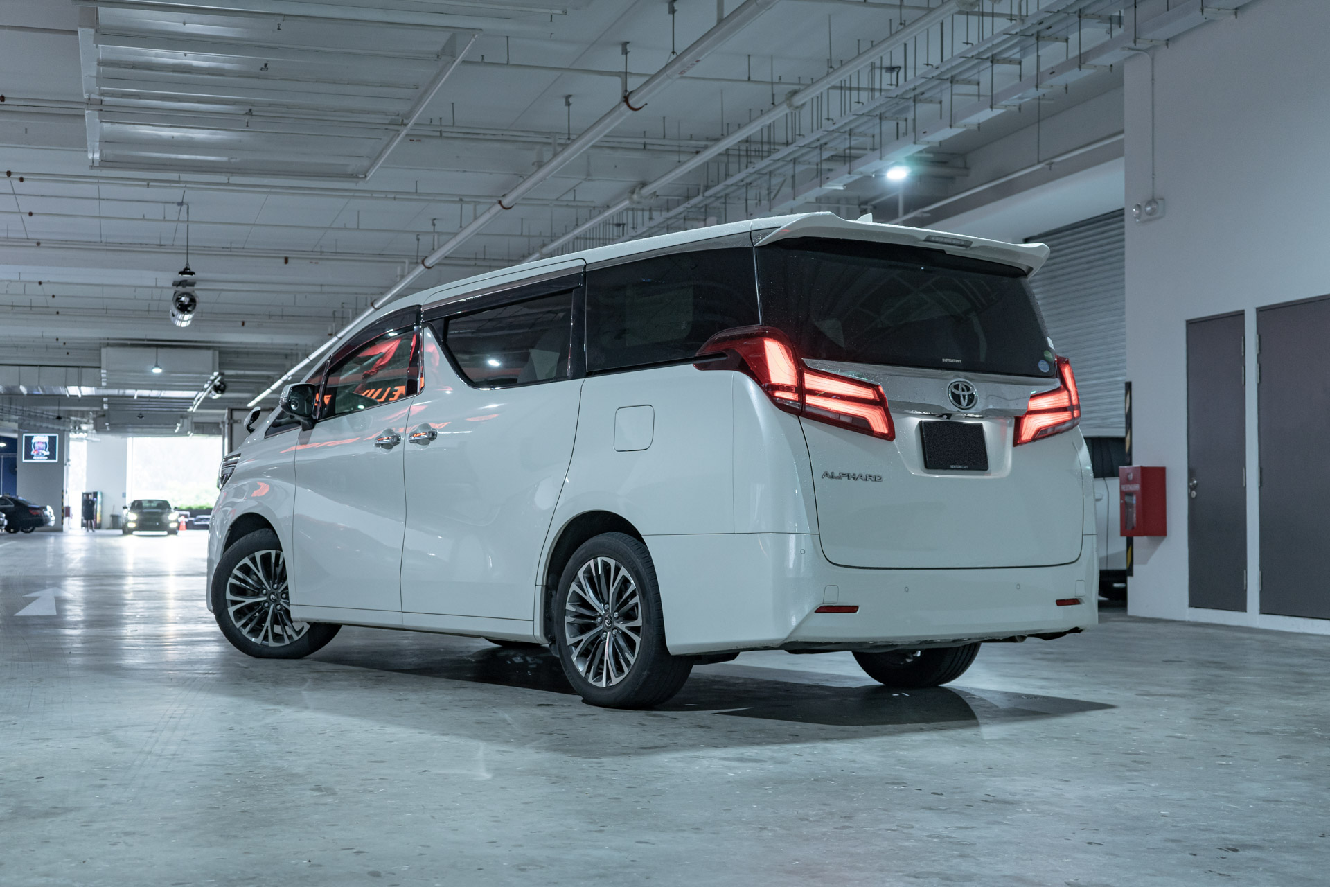 Motorist Car Buyer's Guide: Toyota Alphard 8-seater | Articles ...