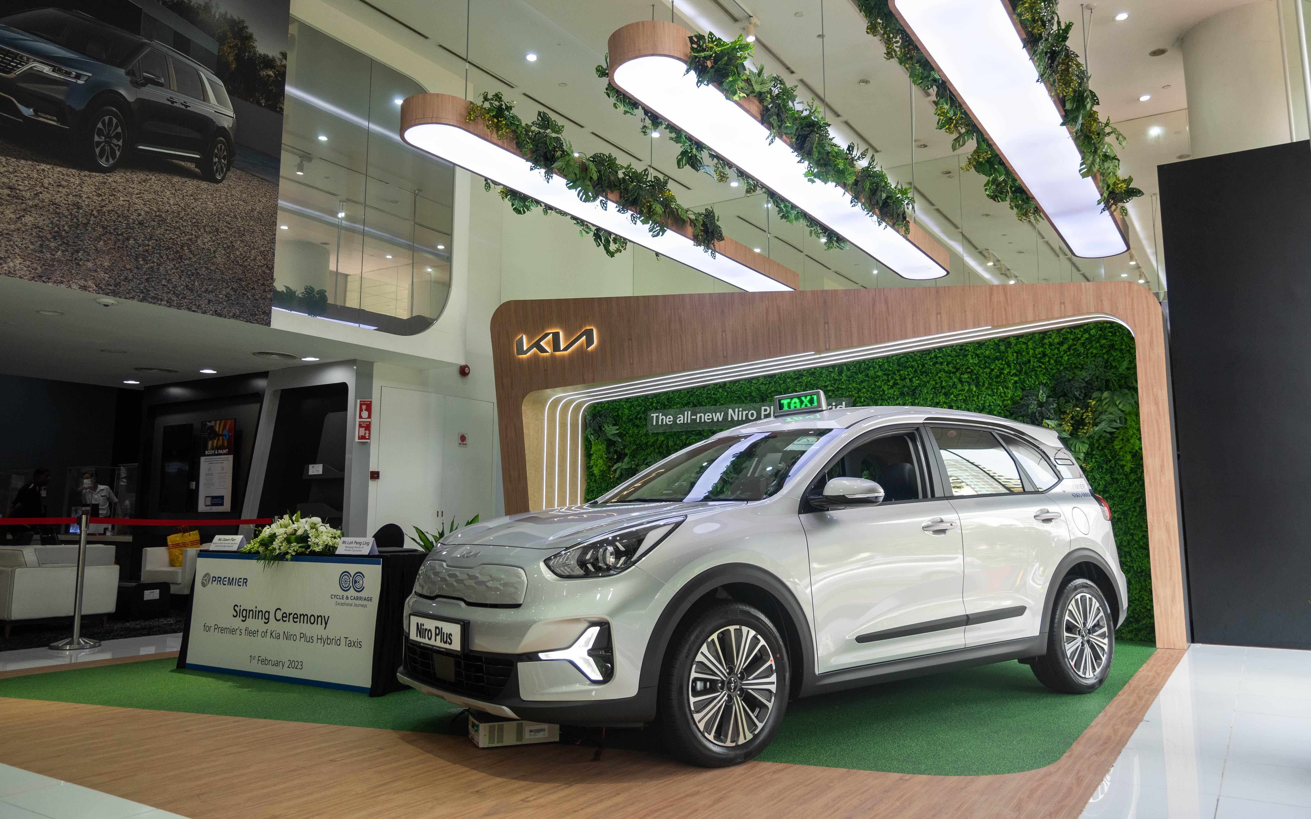 Kia Singapore Signs Agreement to Supply Premier With AllNew Kia Niro