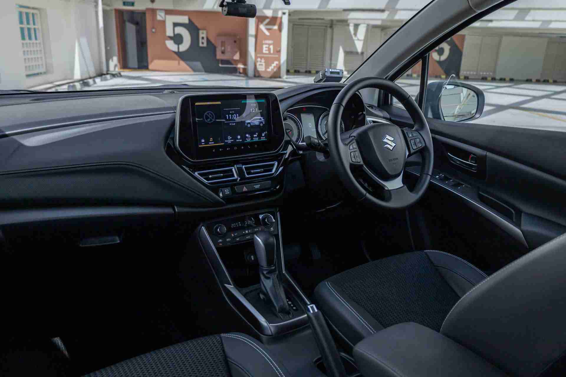mReview: 2023 Suzuki S-Cross – An Unconventional Alternative | Articles ...