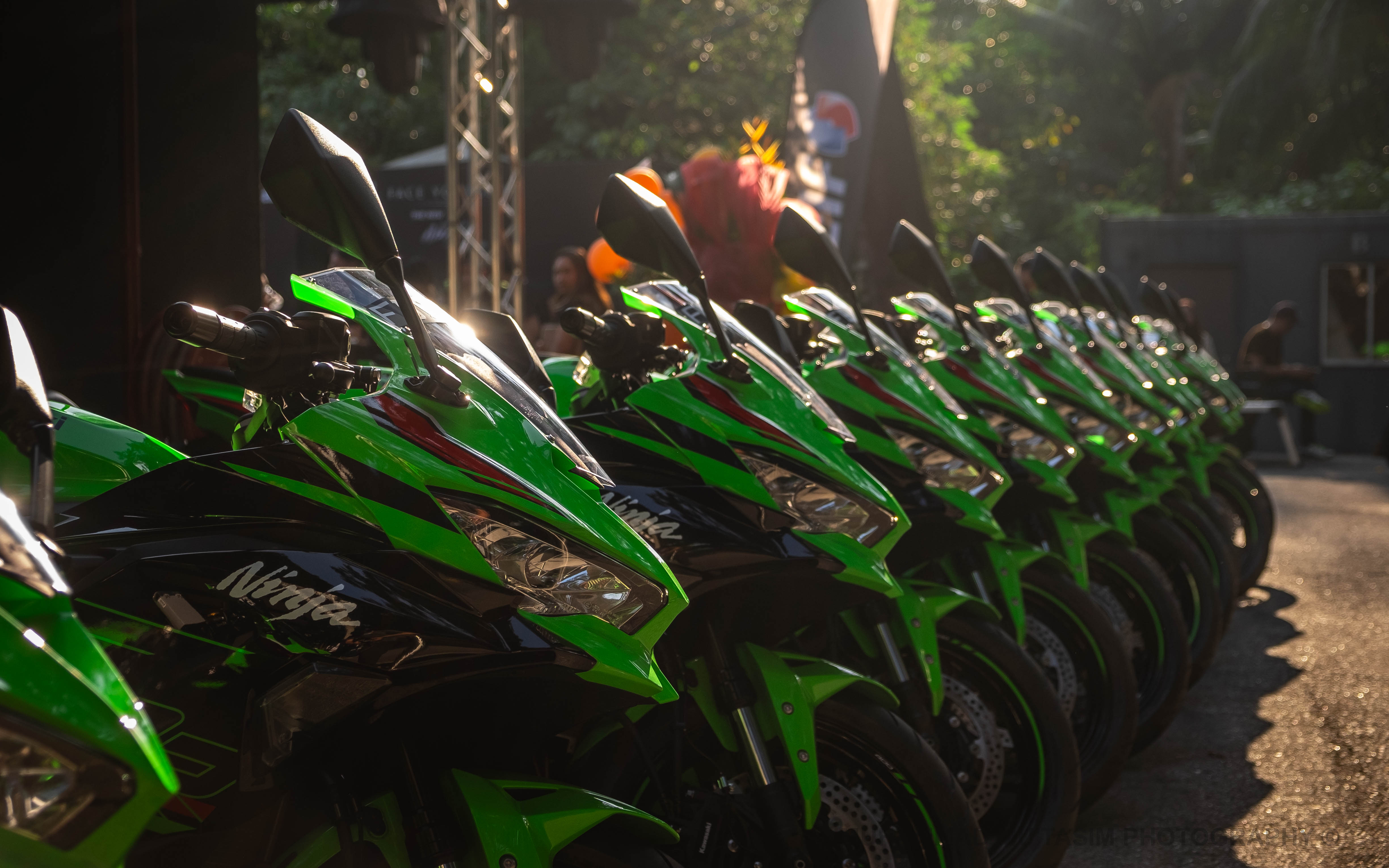 t*o様 WAKOS PRO STAGE-S 4L & ELF MOTO 4TE ELF Lubricant Showcases