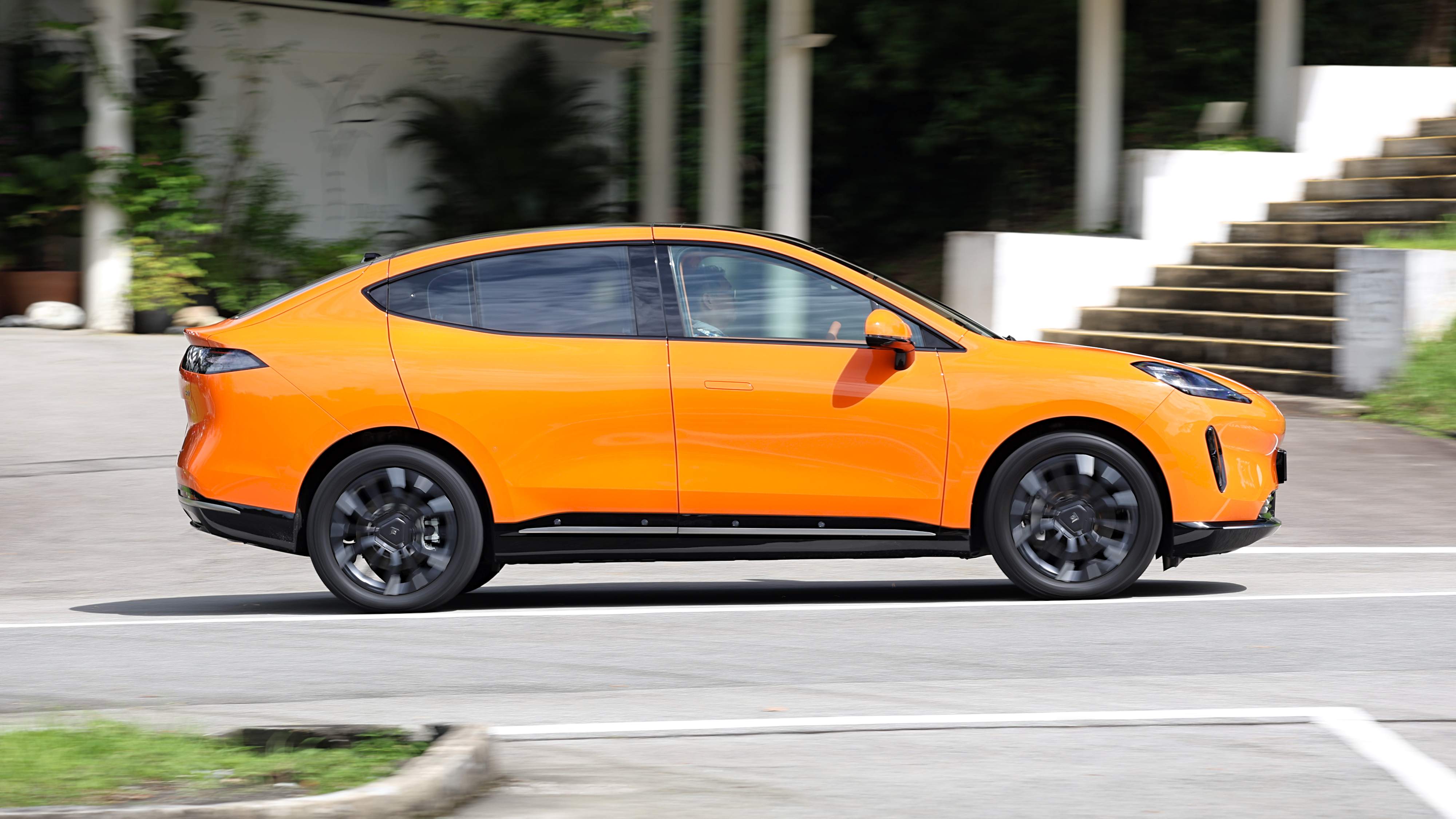 mReview: Hyptec HT Luxury – Worth The Hype | Articles | Motorist Singapore