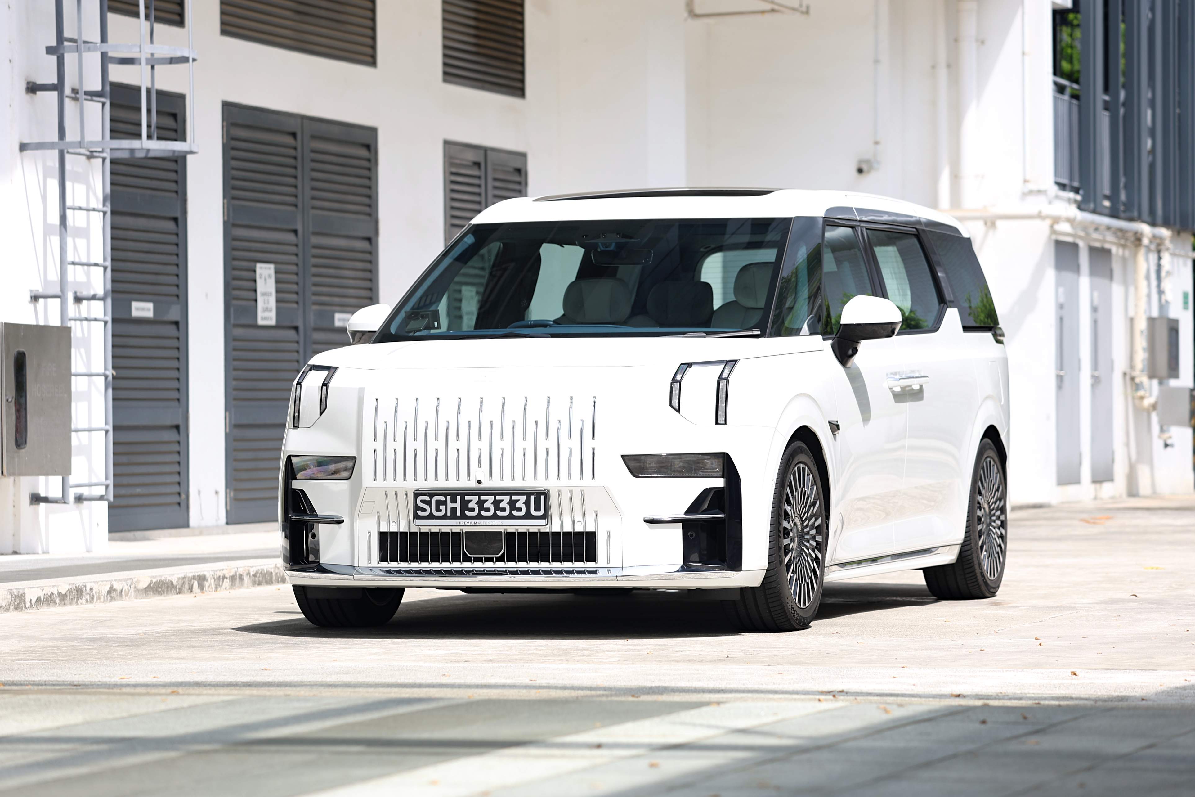 mReview: Zeekr 009 Flagship AWD – The Cathedral Of Comfort