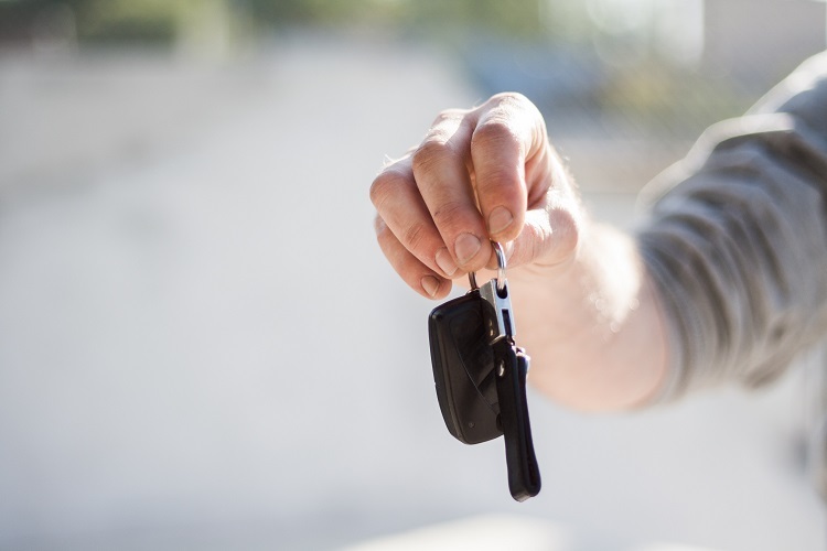 Motorist 6 Mistakes Buying First Car
