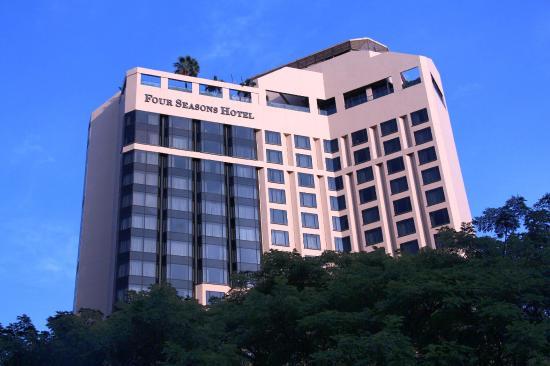 Parking Four Seasons Hotel