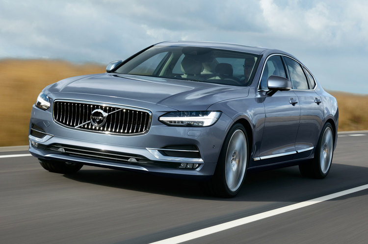 2017 Volvo S90 Front View In Motion1