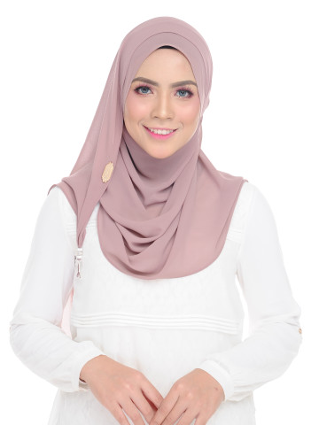 Photo 1 of AnugerahbyPitt TP-499001 Shawl jahit babyseam yang kemas beserta CHARM berbentuk butterfly ySWAROVSKI berserta LABEL BESI JENAMA TUDUNG.