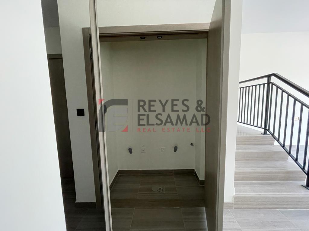 3 BEDROOMS | BRAND NEW | AMAZING LAKE VIEWS