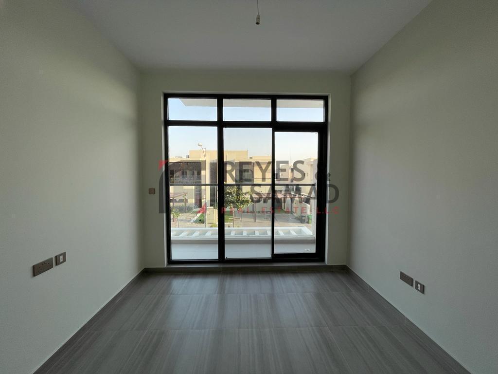 3 BEDROOMS | BRAND NEW | AMAZING LAKE VIEWS