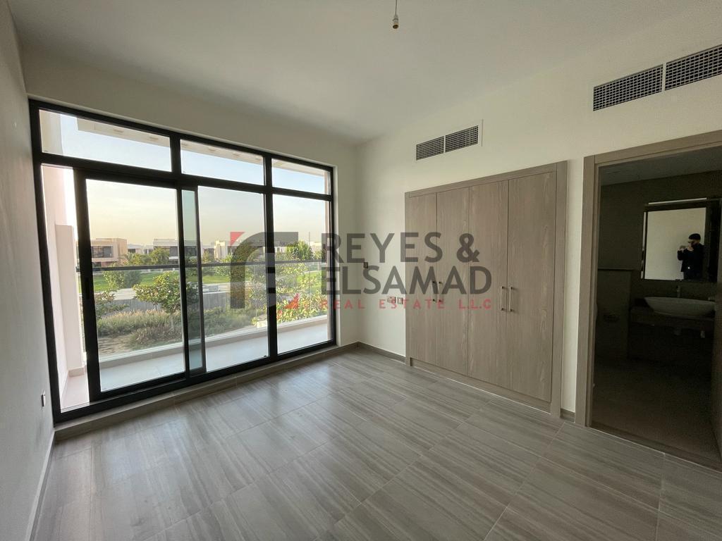 3 BEDROOMS | BRAND NEW | AMAZING LAKE VIEWS