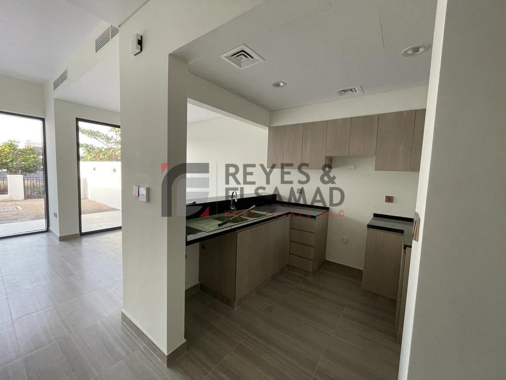 3 BEDROOMS | BRAND NEW | AMAZING LAKE VIEWS
