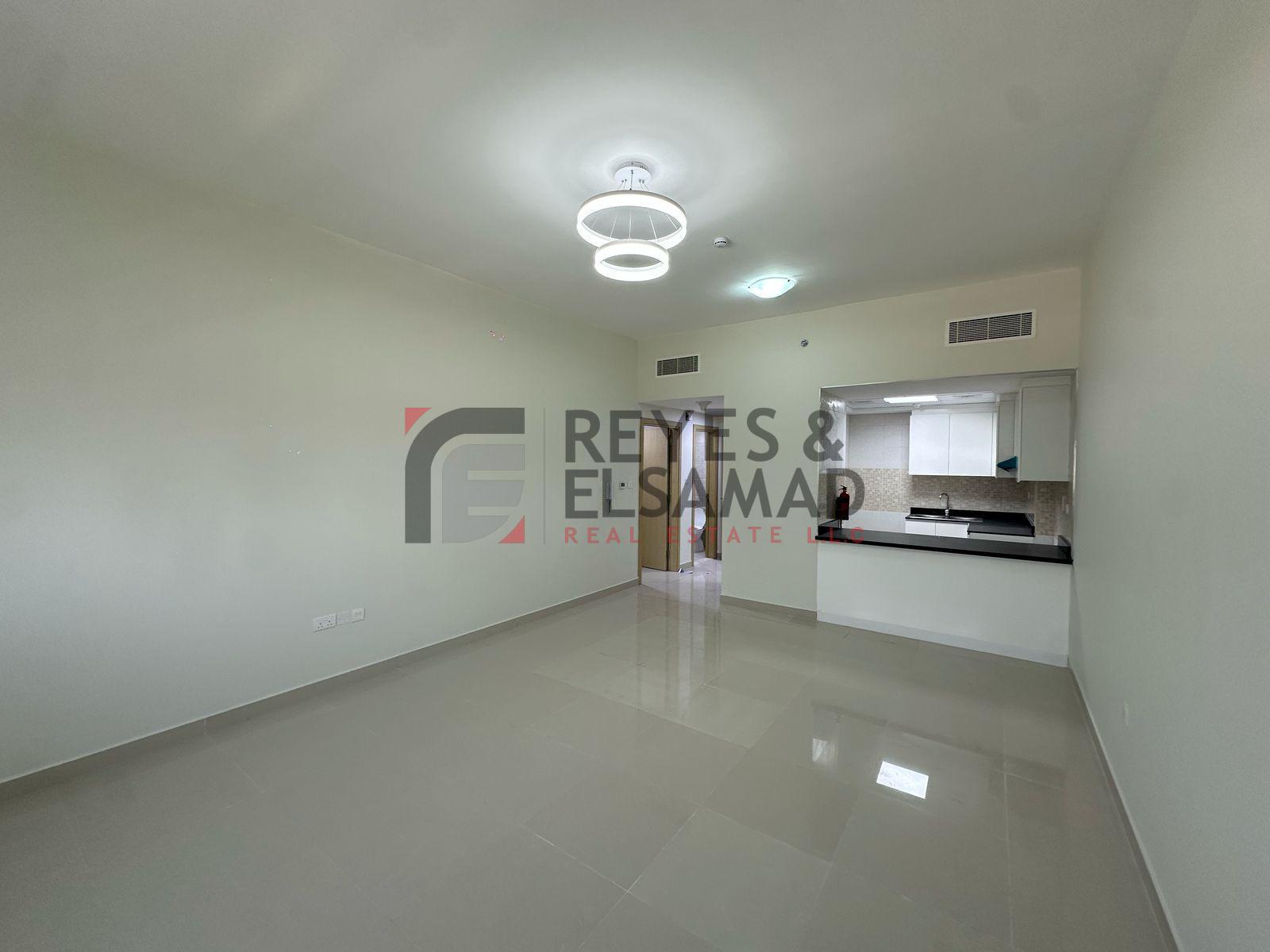 Brand New|Vacant|Spacious Layout