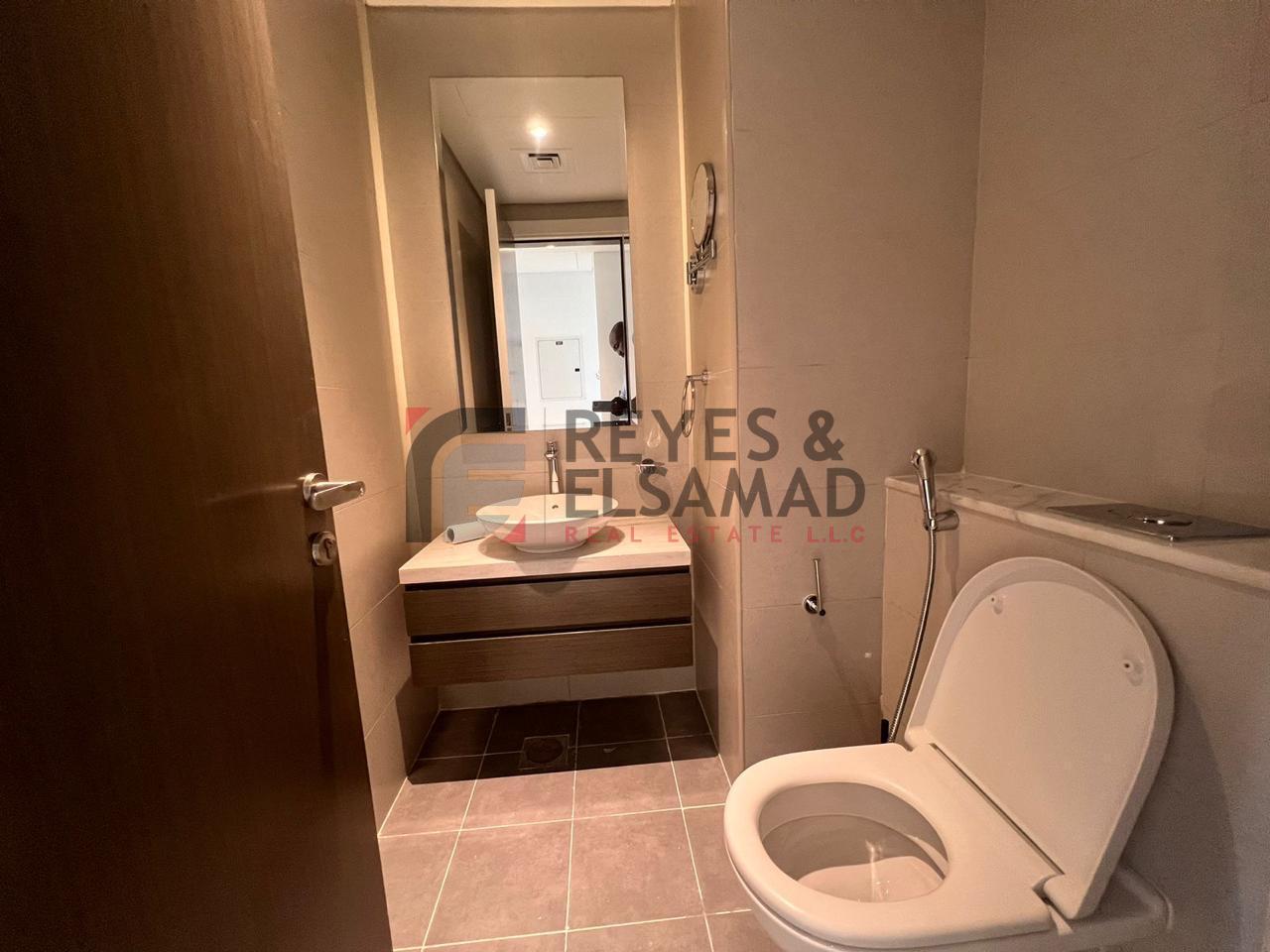 Ready to Move in I Fully Furnished I  Canal View.