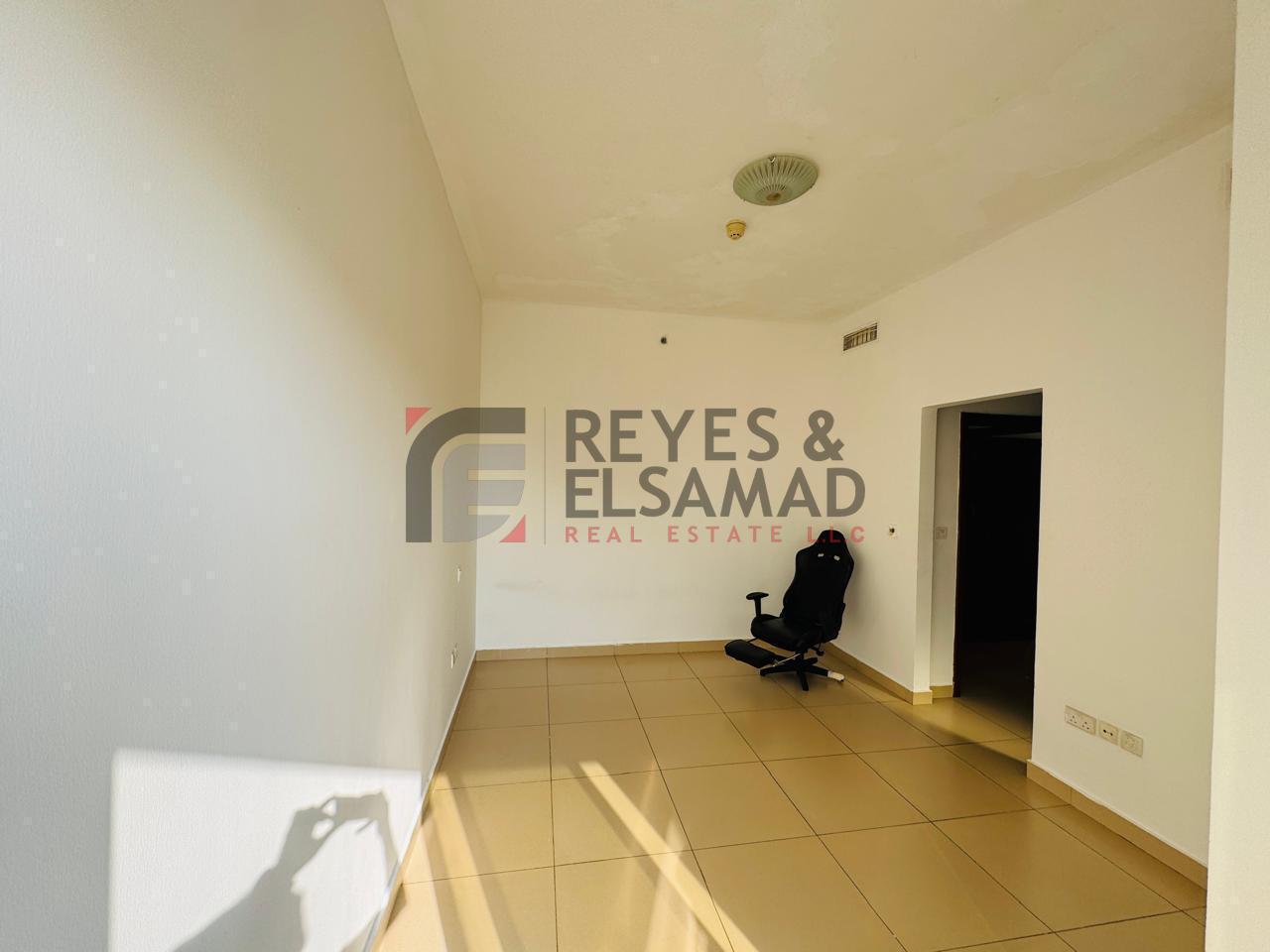 Vacant | Ready to Move | Good Investment