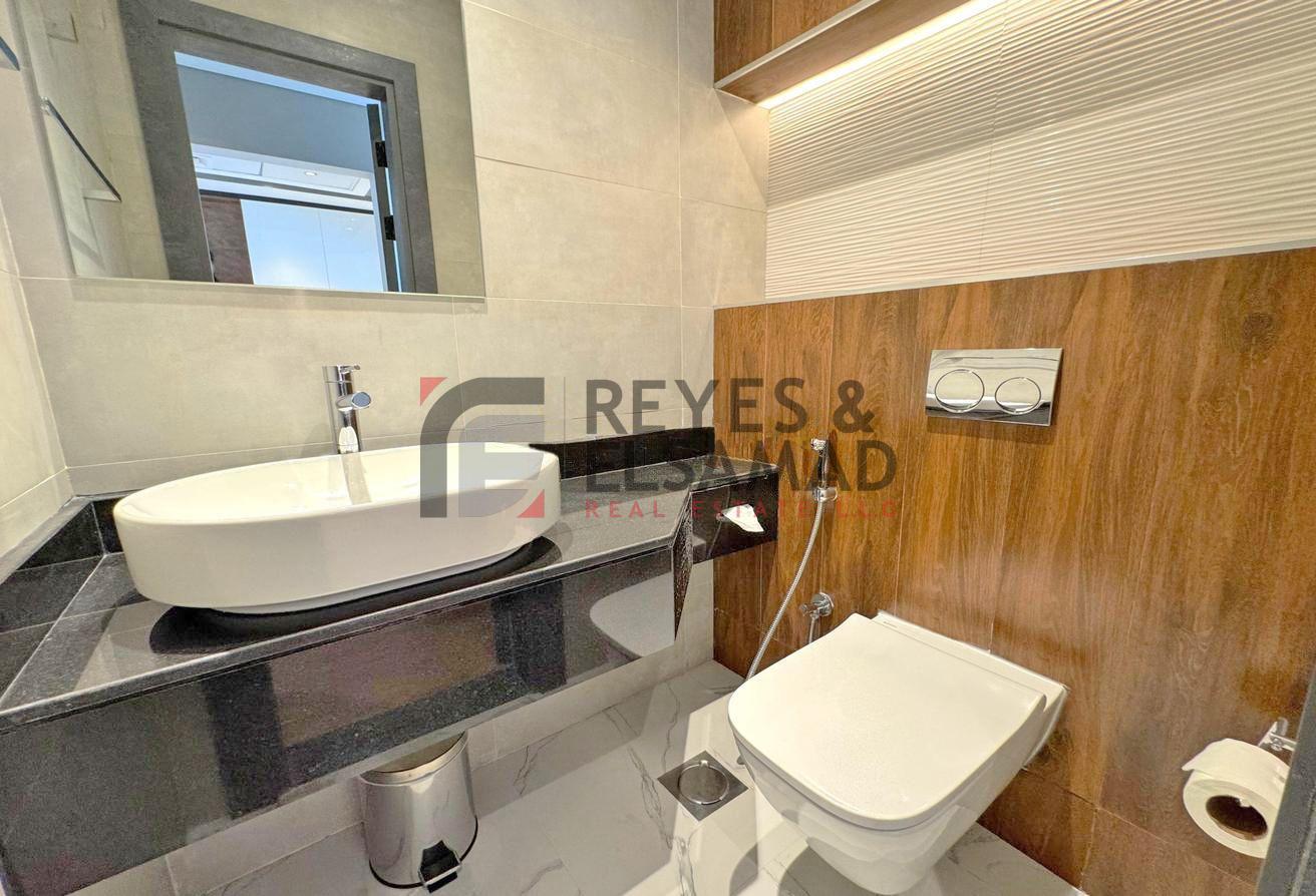Ready to Move | Fully Furnished|Bedroom Balcony