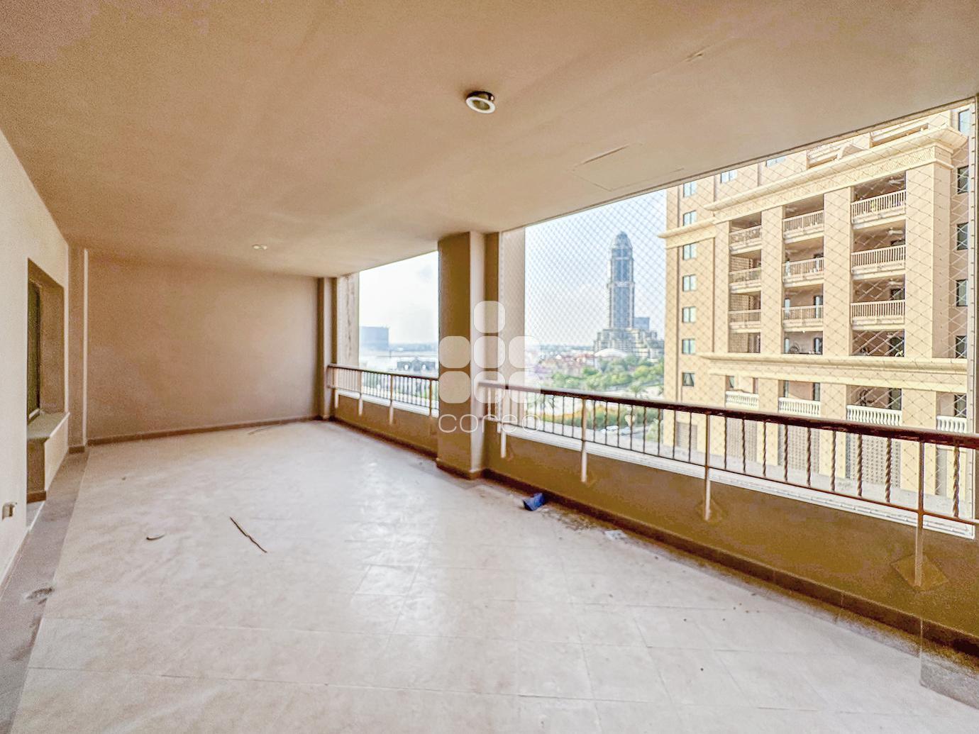 Stunning 1BR with Gym, Pool, and Beach Access