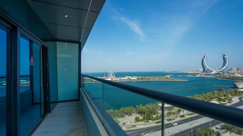 ELEGANT LIVING | MODERN 2-BEDROOM | MARINA VIEW