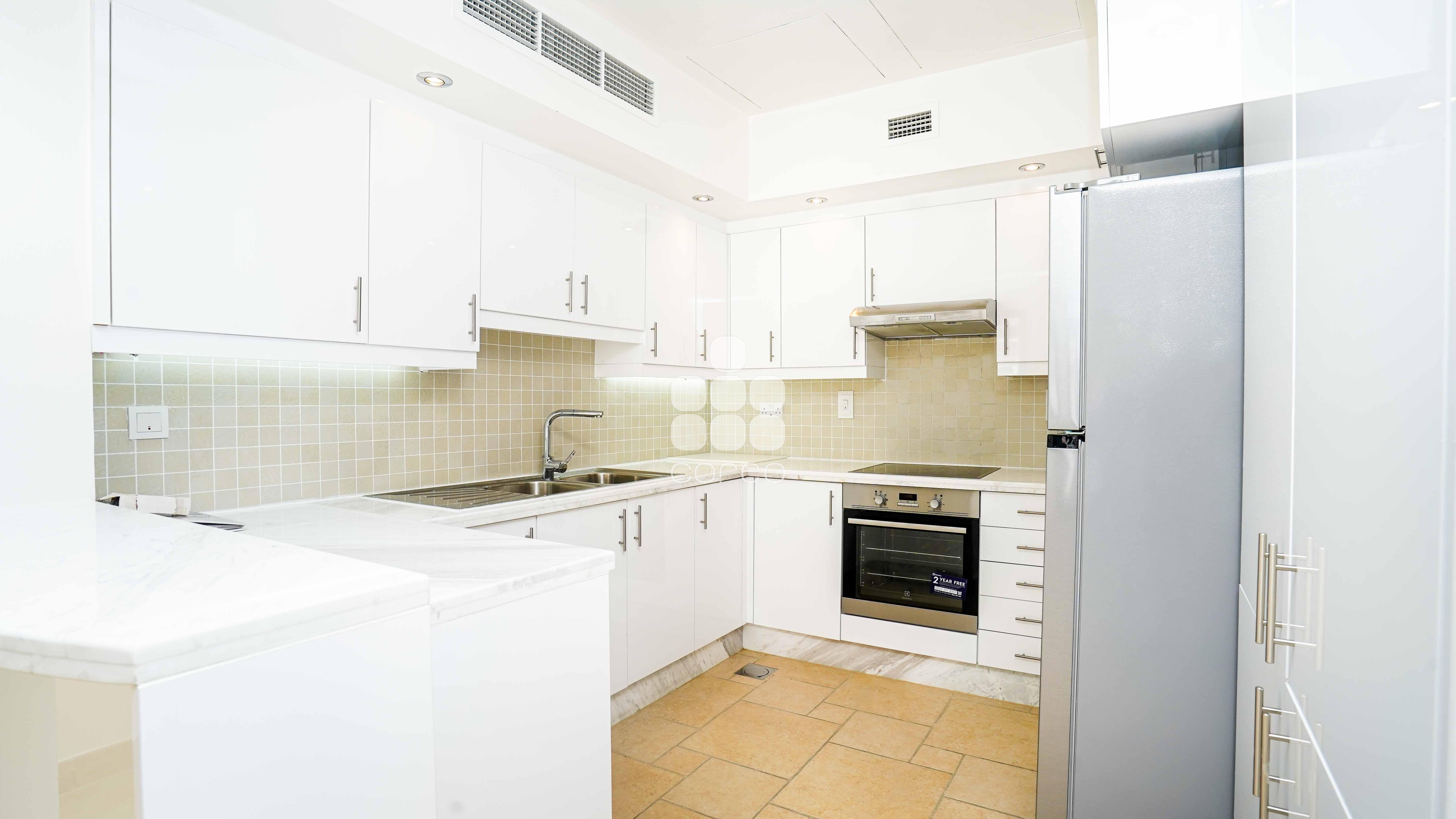 NEWLY RENOVATED 1-BEDROOM APARTMENT | CANAL VIEW