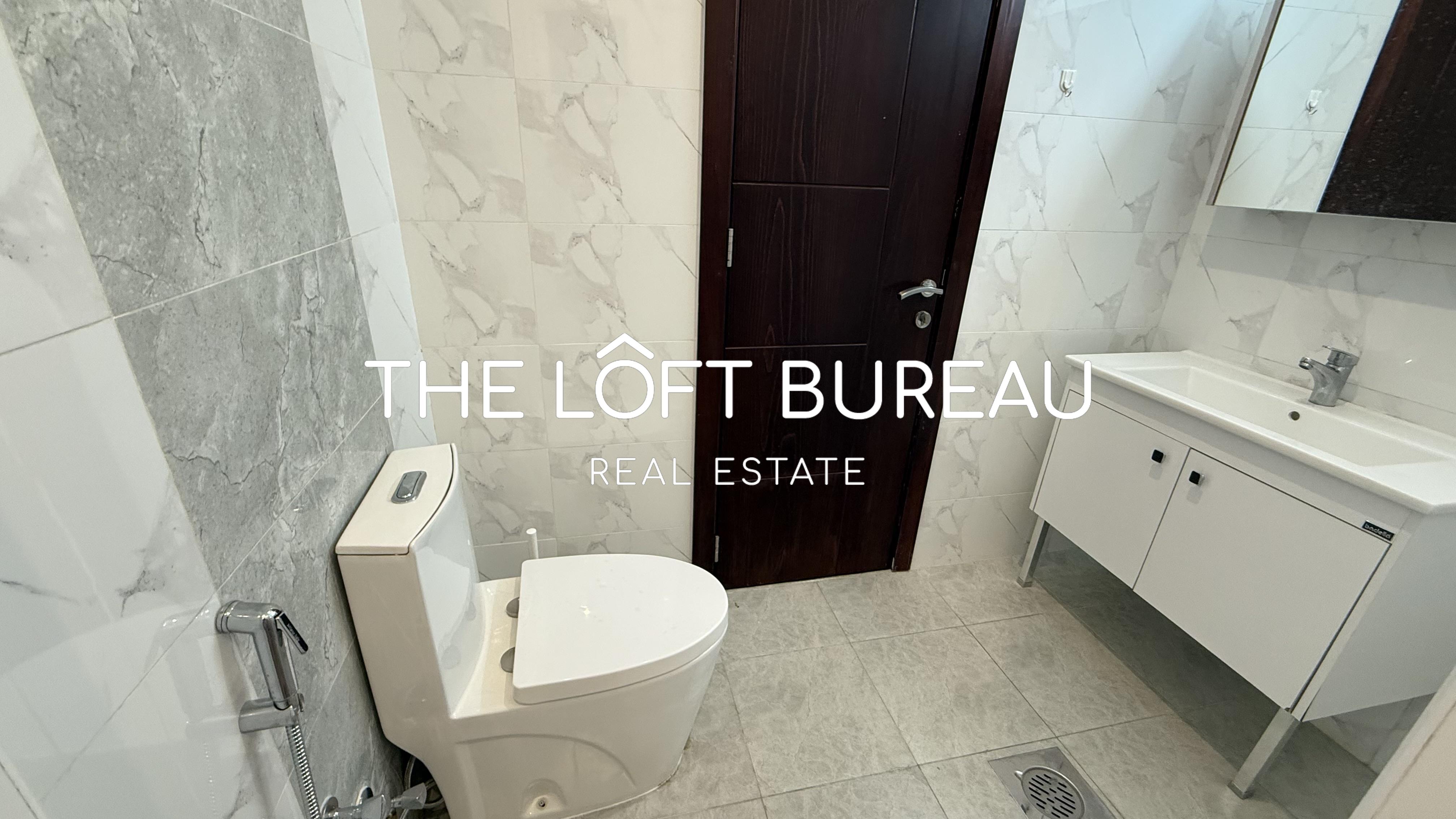 Semi Furnished 1-bedroom apartment in Al Nasr - Apartment in Al Nasr Street