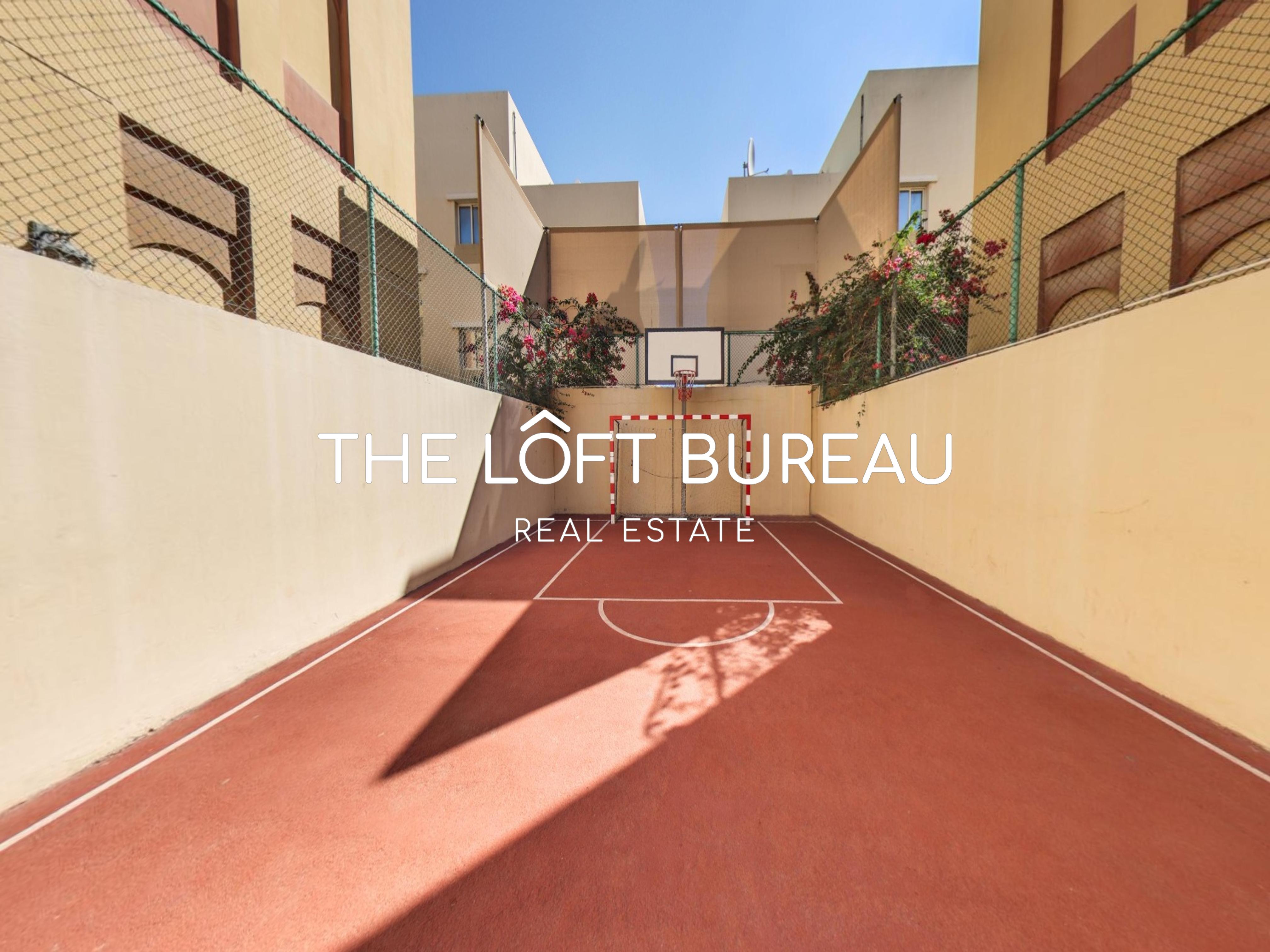 1 Free Month! 4 BR+Maid in a Luxurious Compound! - Villa in Bu Hamour Street
