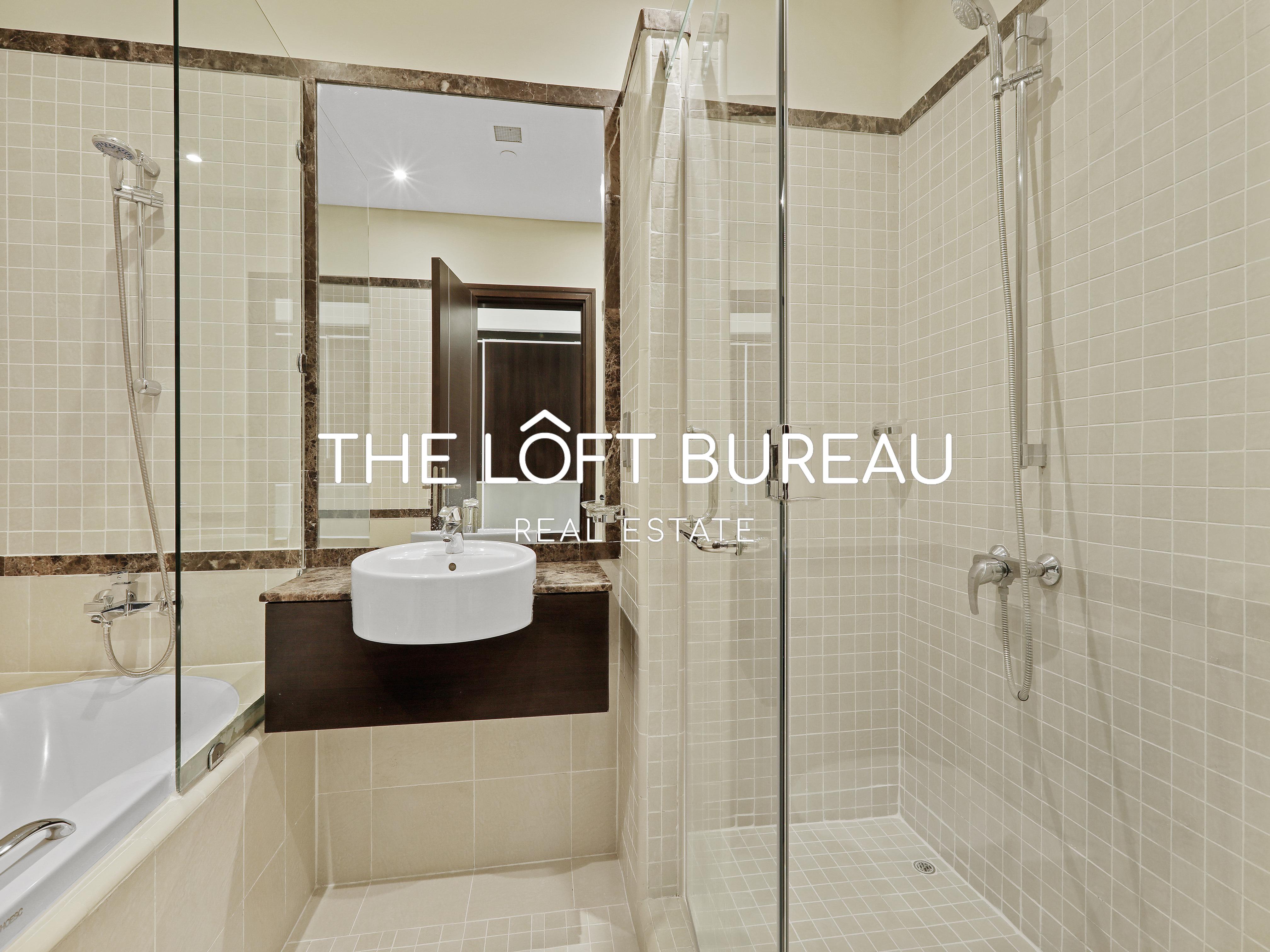 CANAL VIEW! LUXURIOUS 3 BR APARTMENT! HOT DEAL! - Apartment in Qanat Quartier