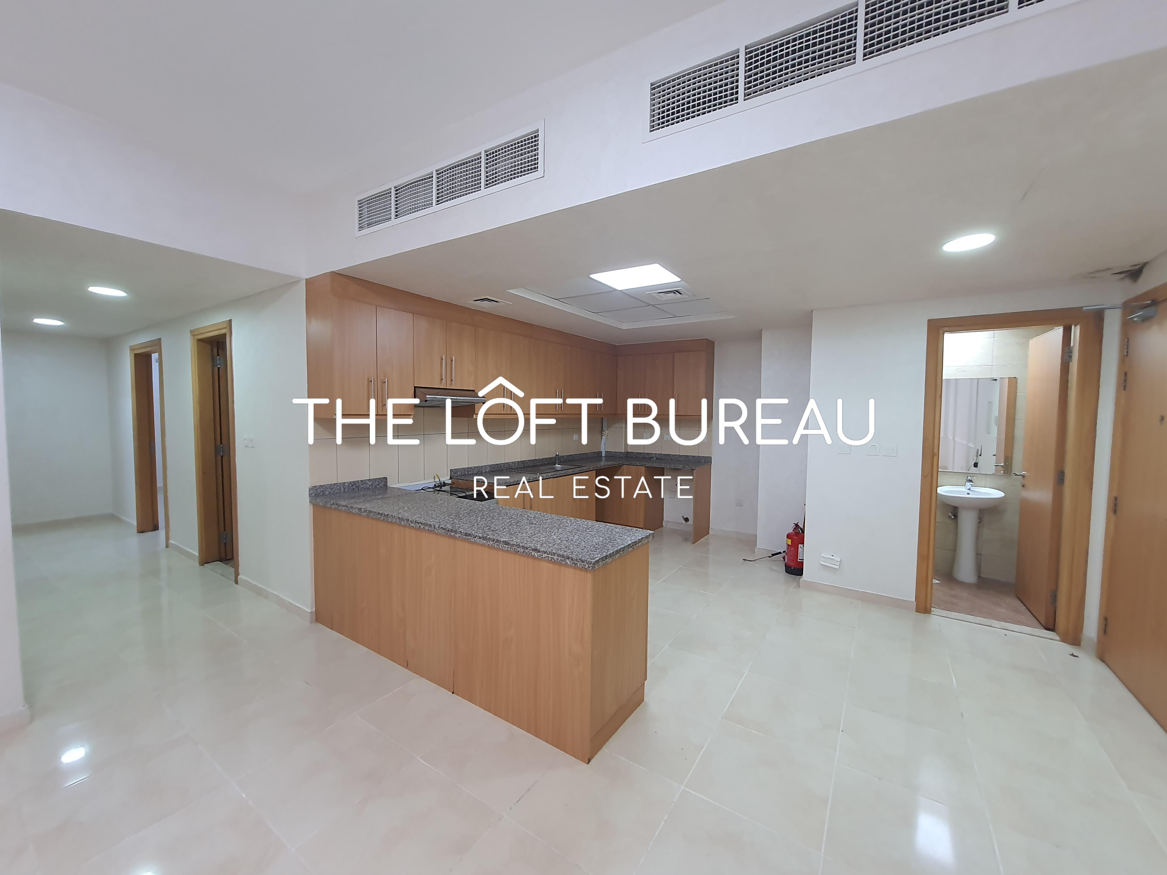 Spacious 3BR Unfurnished with Balcony - Apartment in Fox Hills