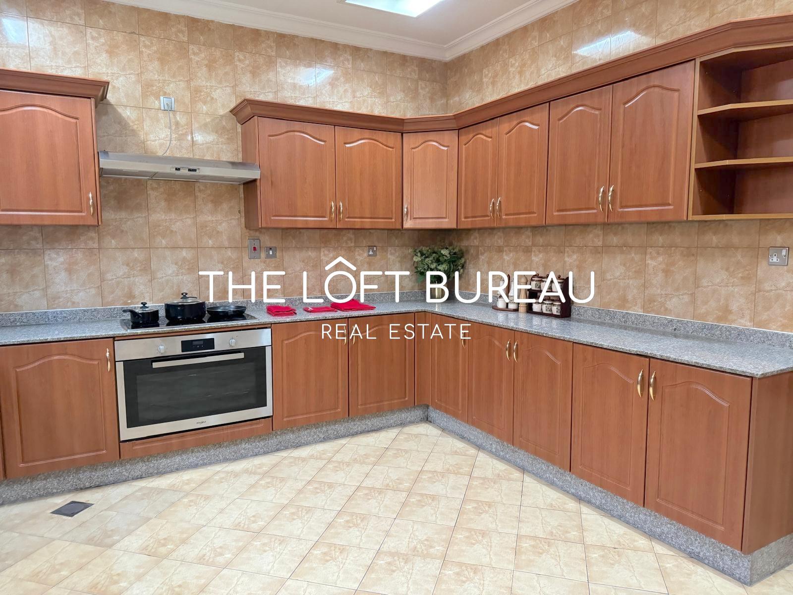 FREE month! 4 bedroom+maid in a stunning compound - Villa in Abu Sidra