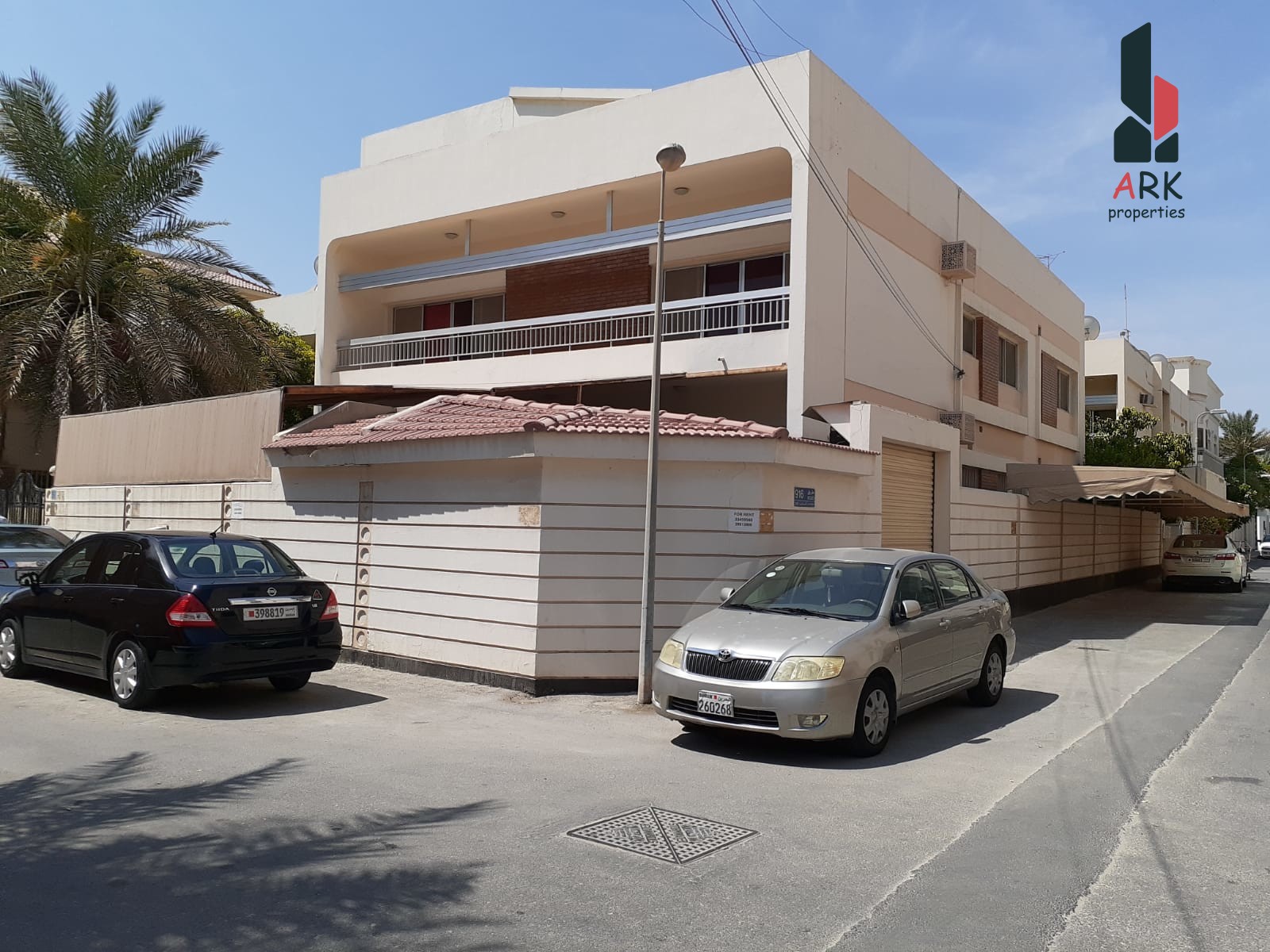 COMMERCIAL VILLA-Stand alone-with garage + parking