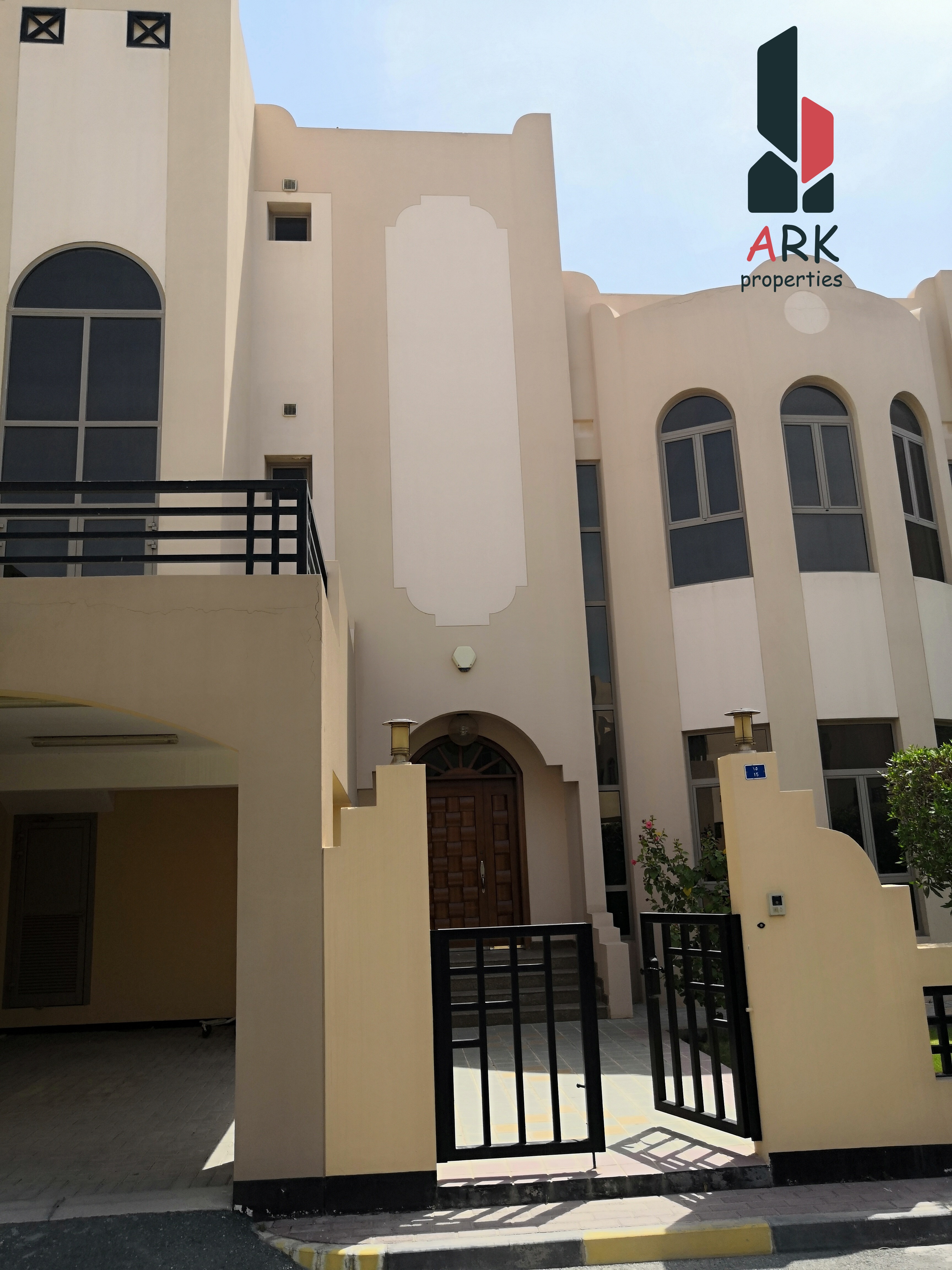 Spacious Fully Furnished 3 story villa in janabiya