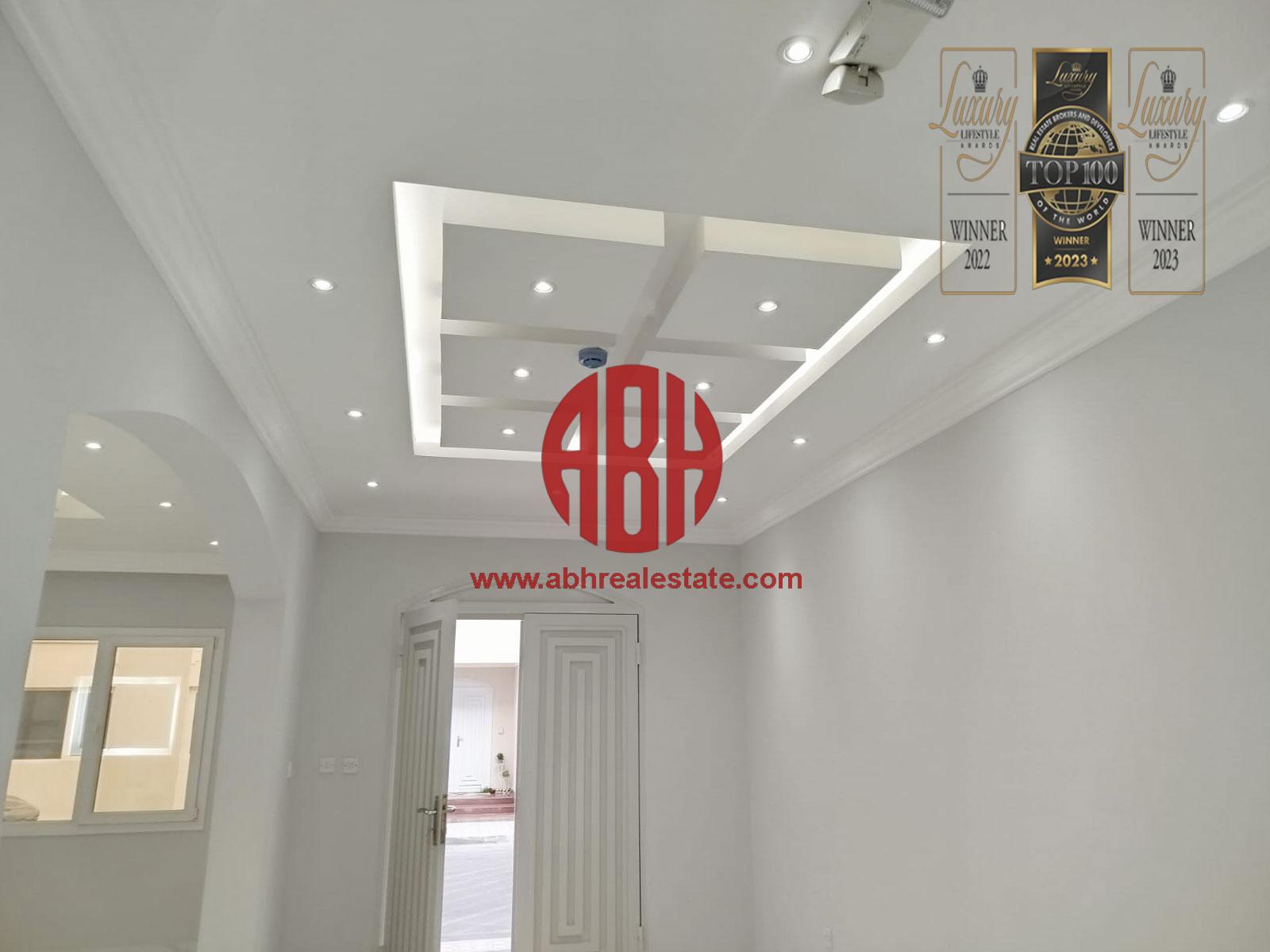 1 MONTH FREE | NEW | SPACIOUS 5 BDR + MAID VILLA - Compound Villa in Souk Al gharaffa