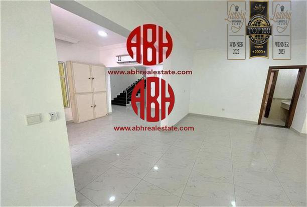 GREAT DEAL |  3BDR + MAID VILLA | 1 MONTH FREE - Compound Villa in Souk Al gharaffa