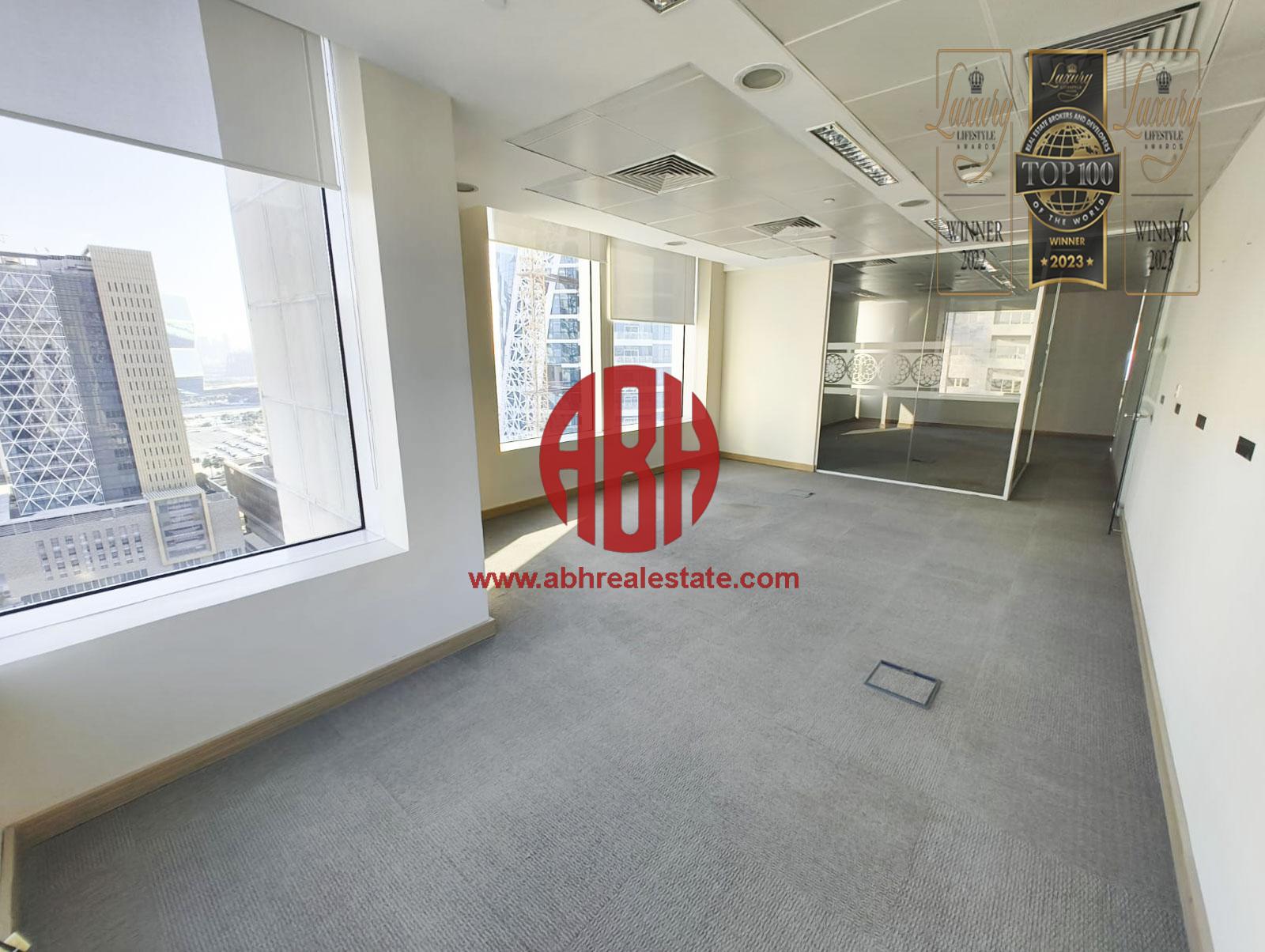 LUXURY OFFICE SPACE | LUSAIL MARINA |READY TO MOVE - Office in Marina Tower 27