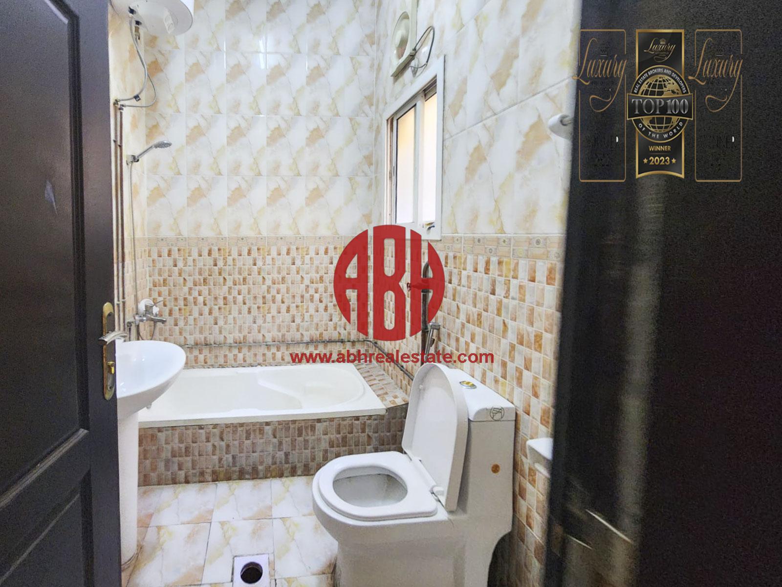 STAFF HOUSING | SPACIOUS 6 BEDROOMS + MAID VILLA - Staff Accommodation in Souk Al gharaffa