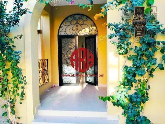 BRIGHT AND SPACIOUS 4 BDR VILLA | LUXURY AMENITIES - Villa in Green court Compound