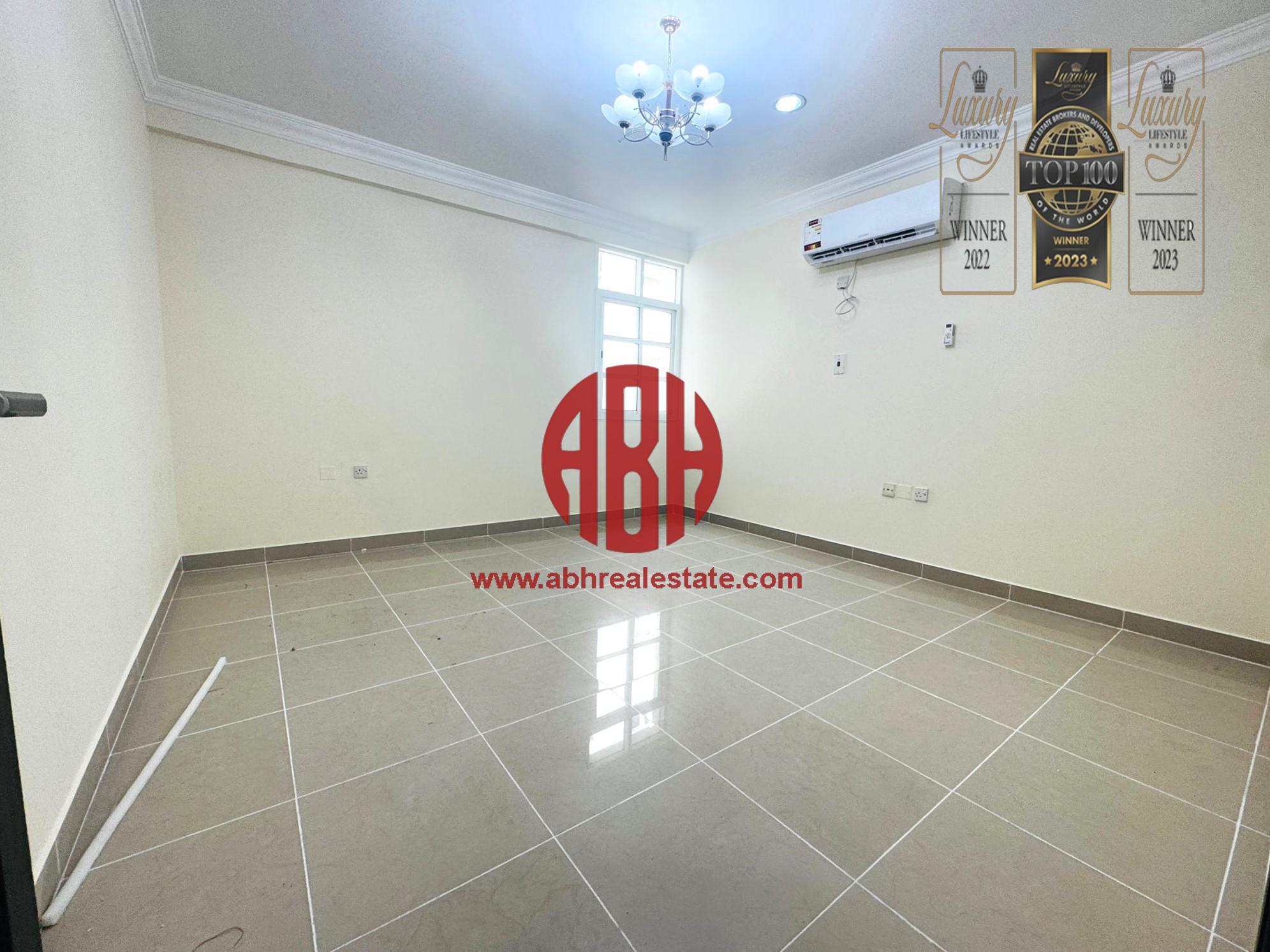 HOT DEAL! | SPACIOUS 3 BEDROOM | PRIME LOCATION - Apartment in Al Nasr Street