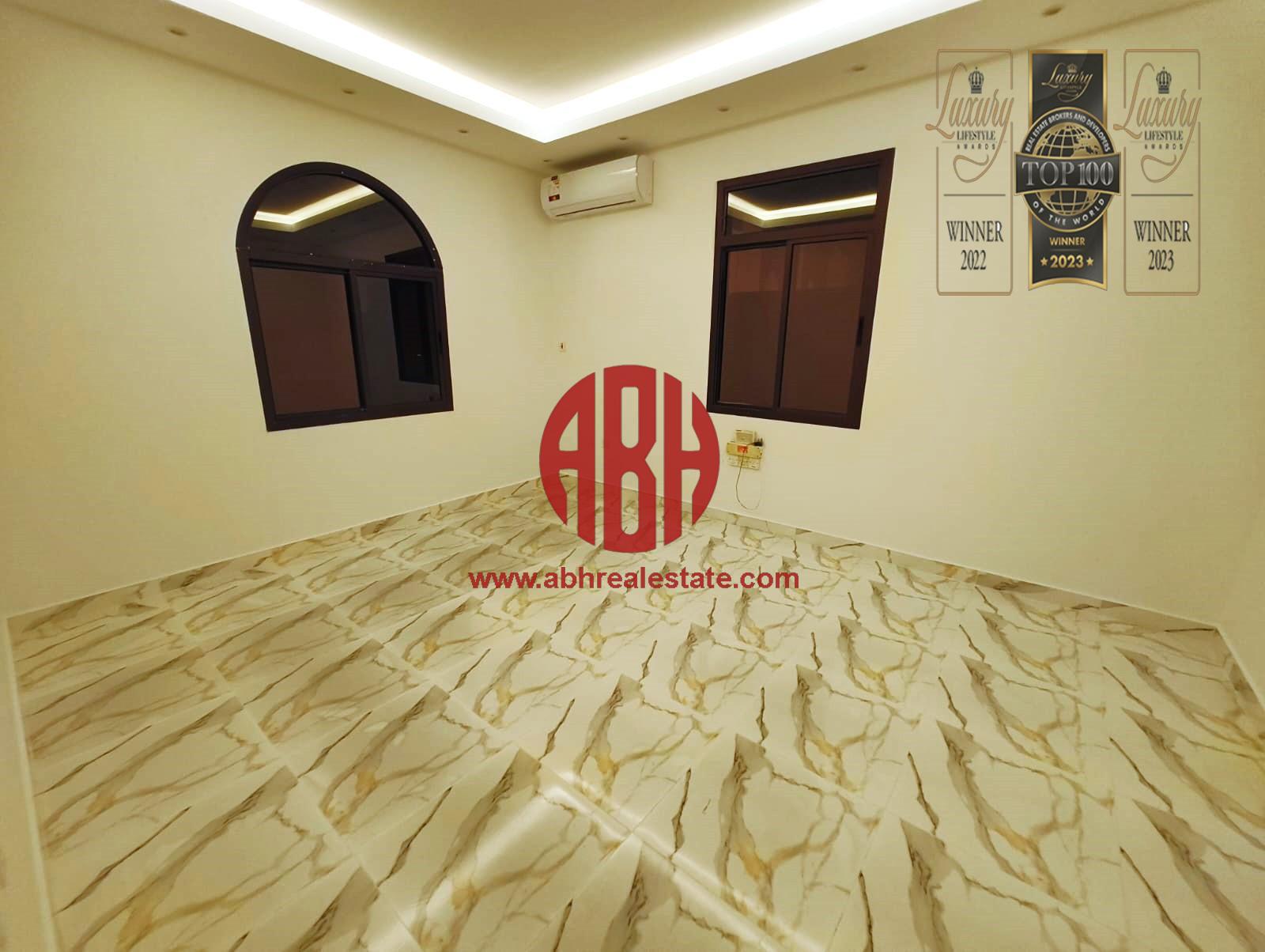 ISKAN AVAILABLE| 5BR + DRIVER VILLA |BIG FRONTYARD - Villa in Al Najda Street
