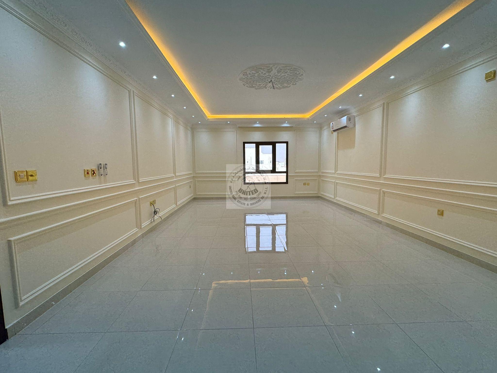 Huge Villa 8 BHK in Rawdat Al Hamama for Sale - Villa in Rawdat Al Hamama