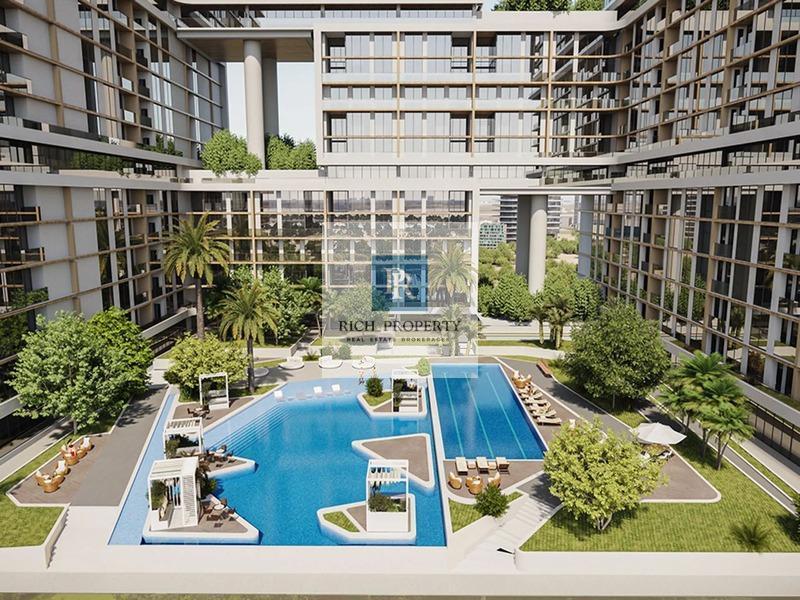 Resale | Luxury Living | Golf View