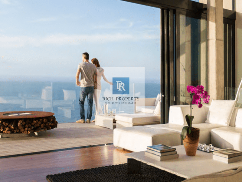 Resale | Luxury Living | Golf View
