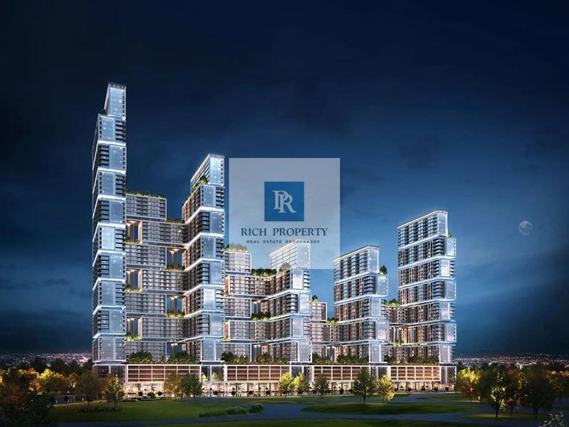 Resale | Luxury Living | Golf View