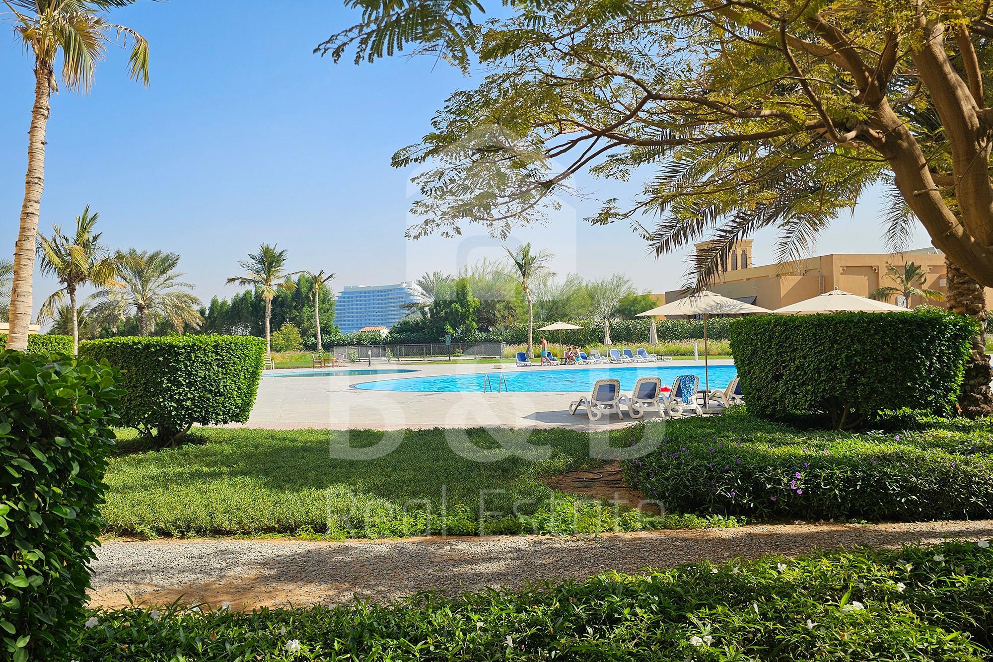 AMAZING Corner 1 BR - Sea Pool View