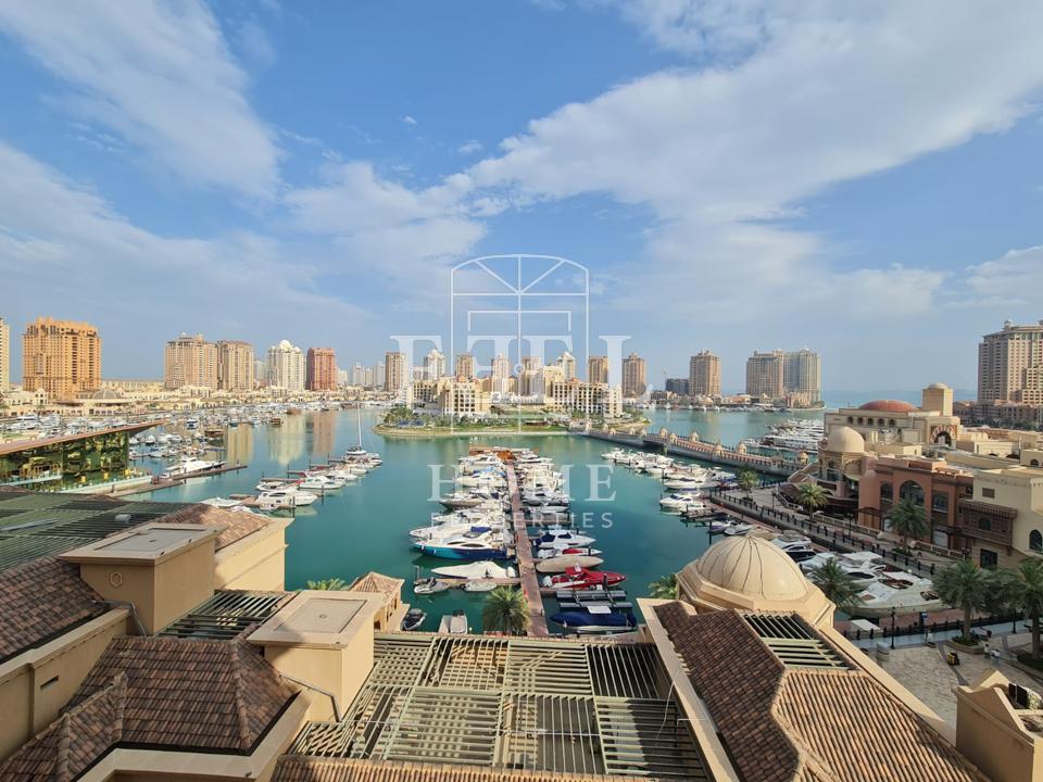 2 bedrooms townhouse with full marina view