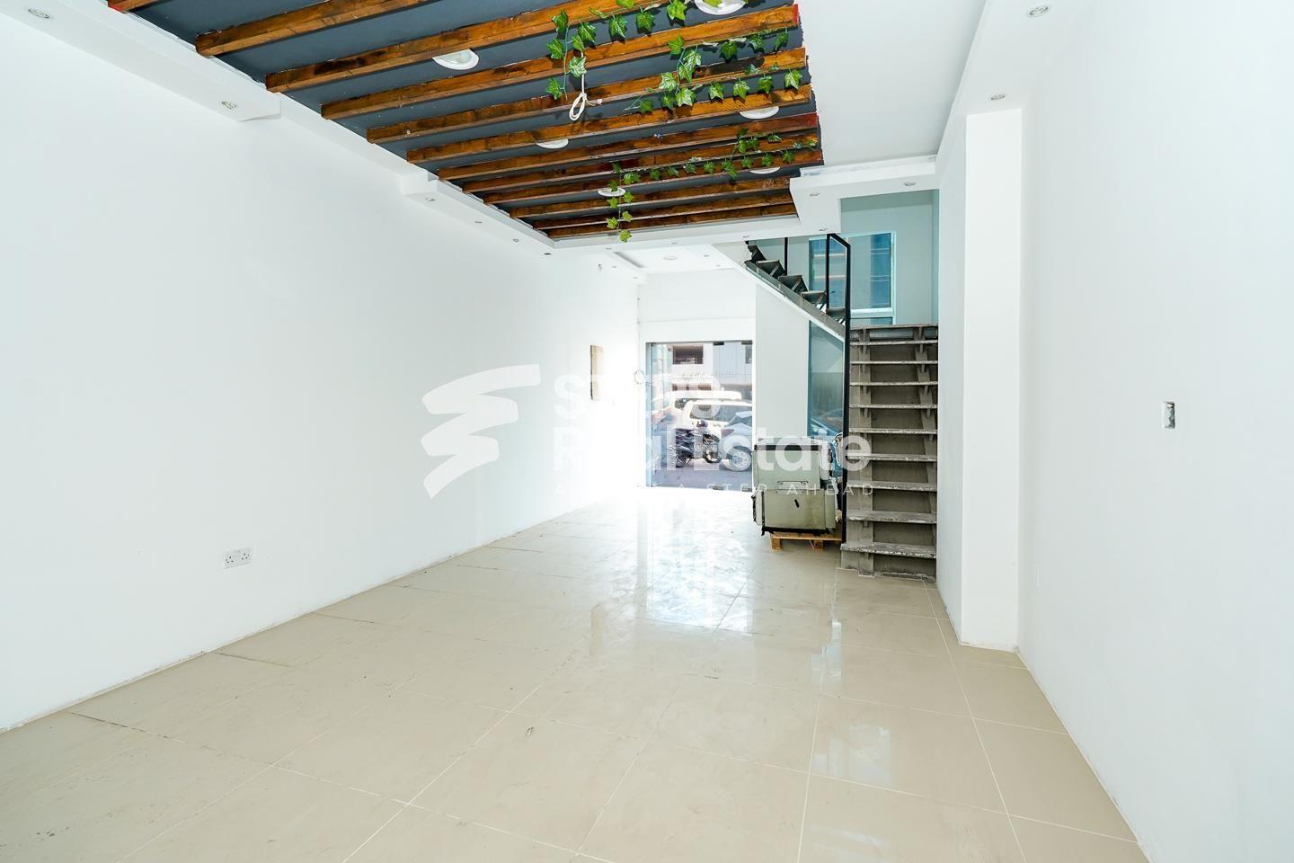 Convenient Shop with Mezzanine for Rent - Shop in Muntazah 7