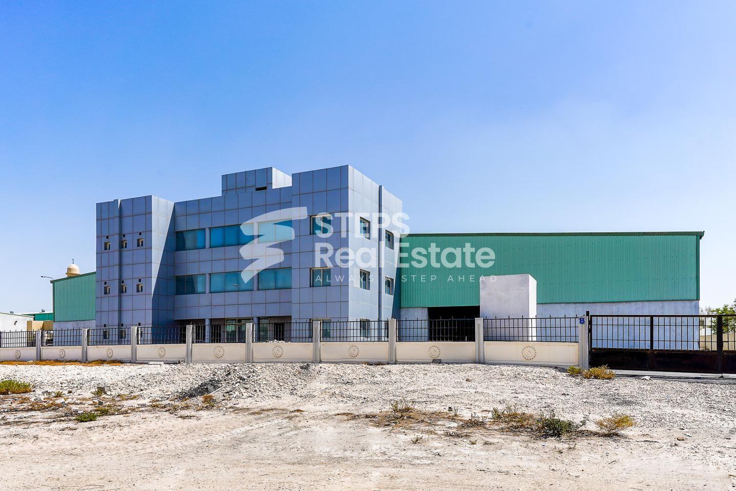 88 Rooms with 1,000 SQM Store for Rent