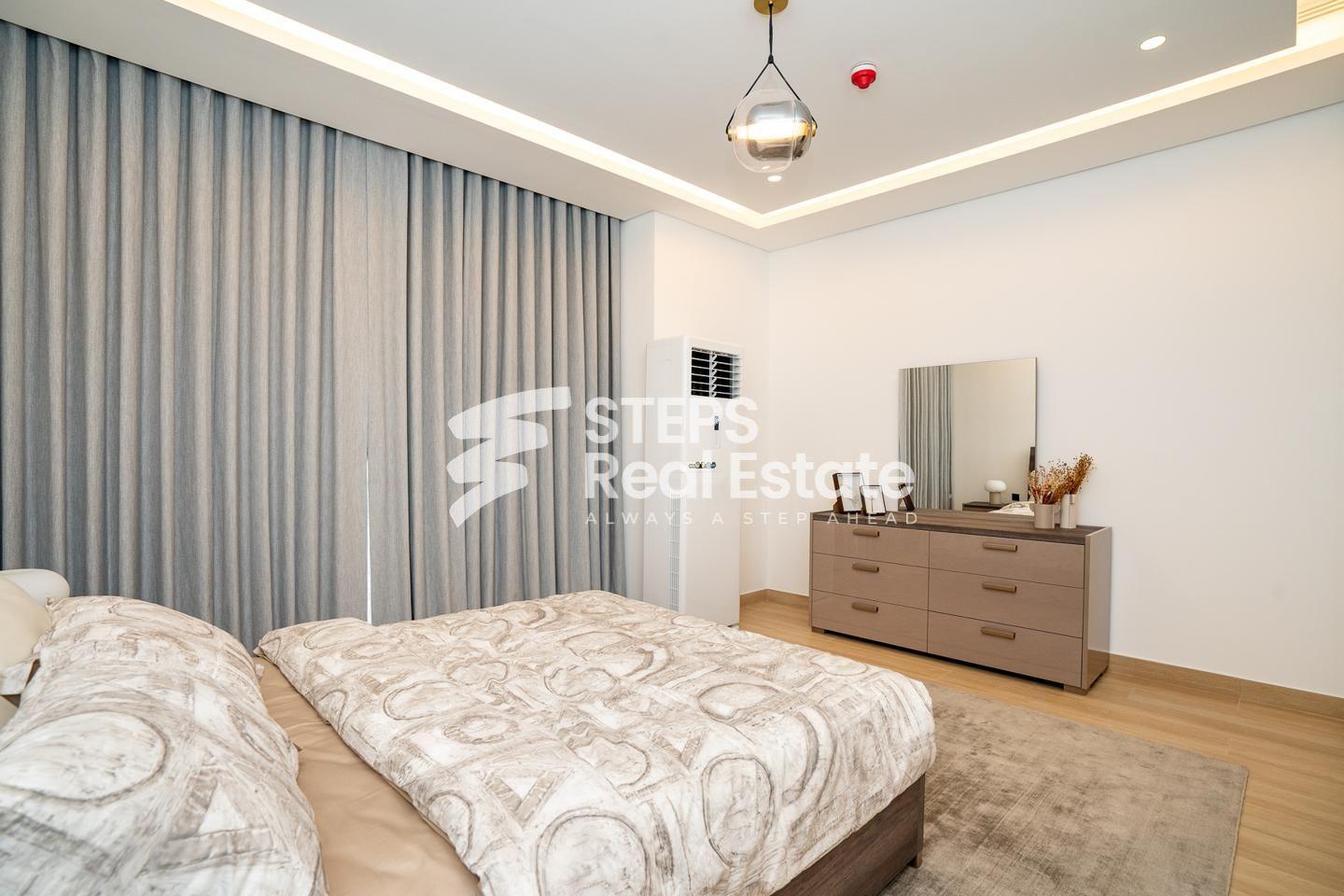 Brand-new Luxurious Villa with 25% Down Payment & 2 Years Payment Plan for Sale in the Pearl - Villa in Regency Pearl 2