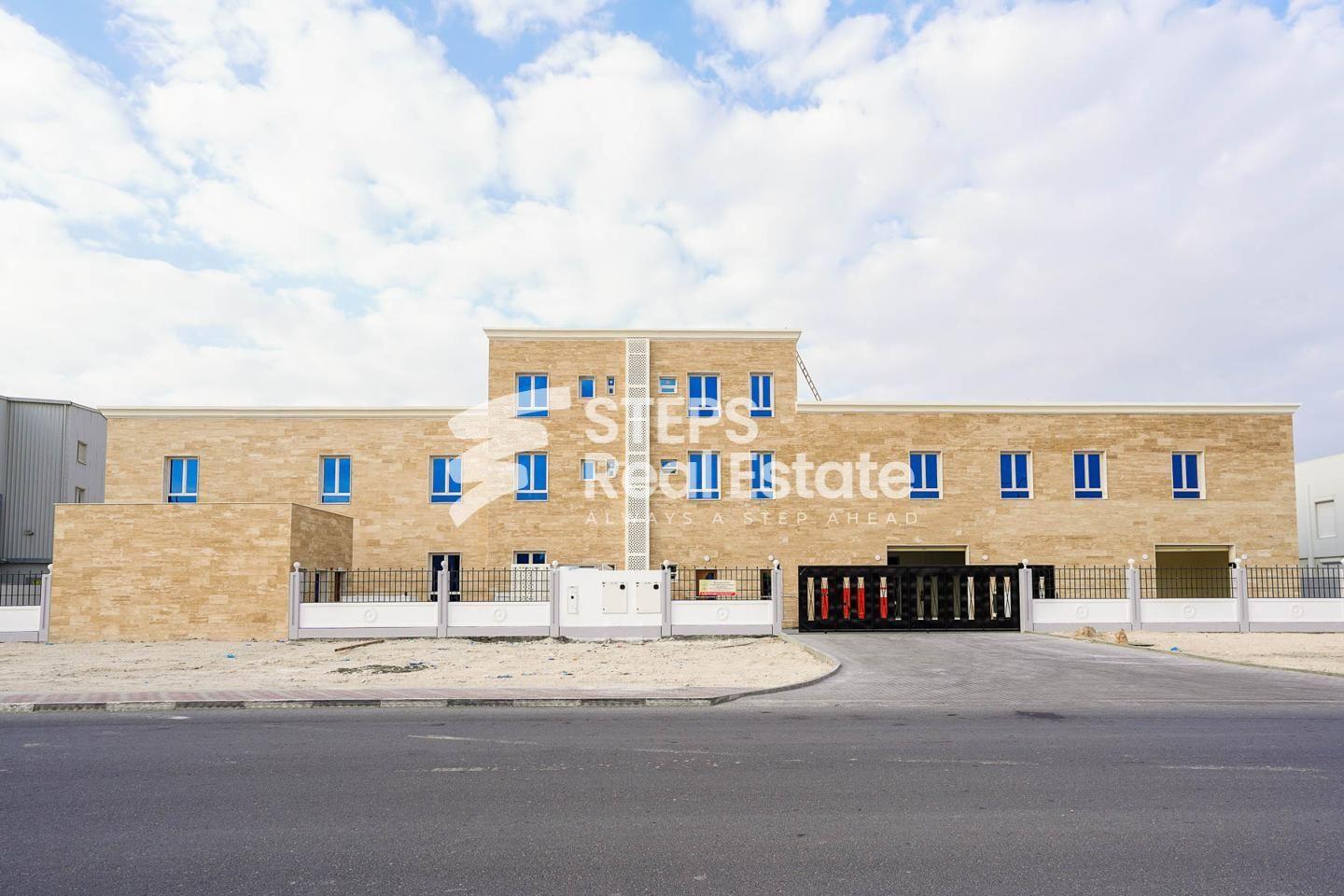 Food Storage w/ Office Spaces and Rooms - Warehouse in Industrial Area 4