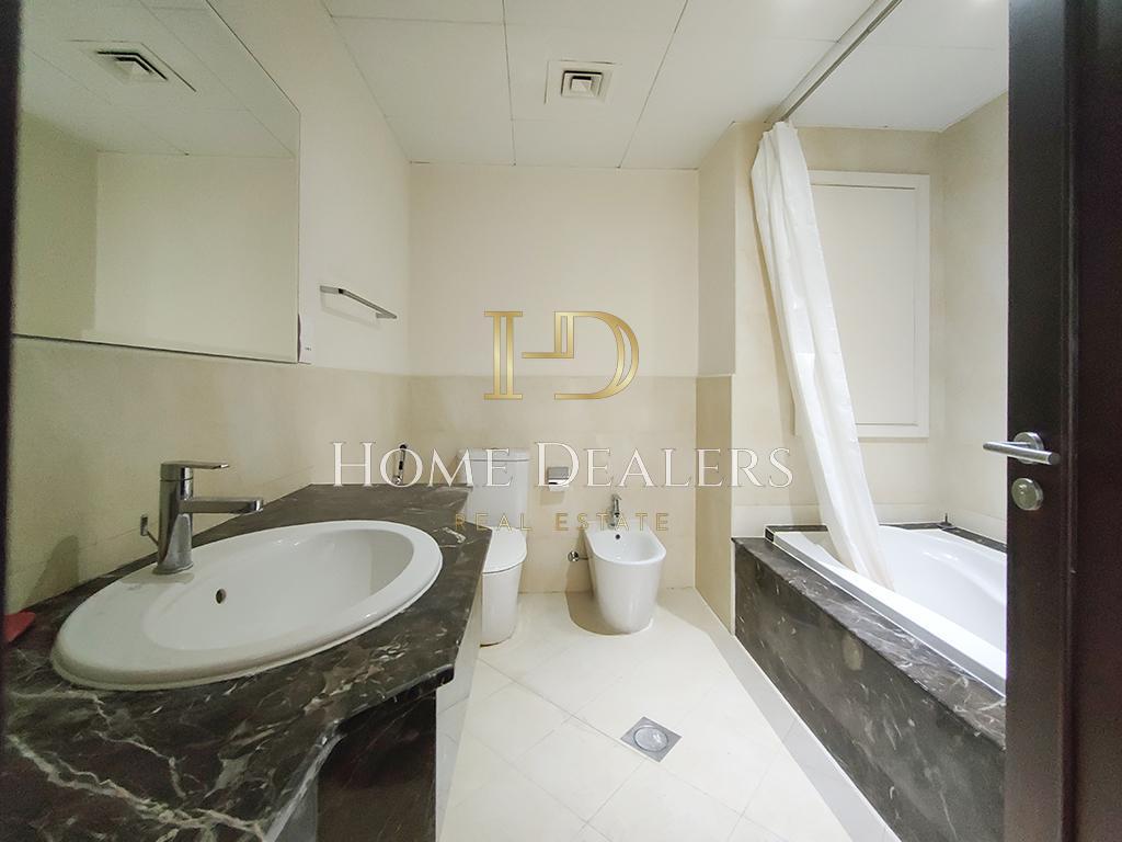 1 Month Free | Semi Furnished 1BR in Porto Arabia - Apartment in West Porto Drive