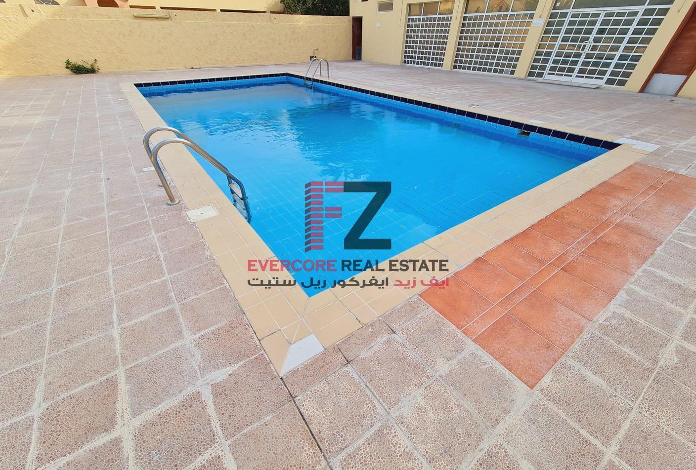 4 Bed rooms villa for QR. 9000 - Old airport road - Compound Villa in Old Airport Road