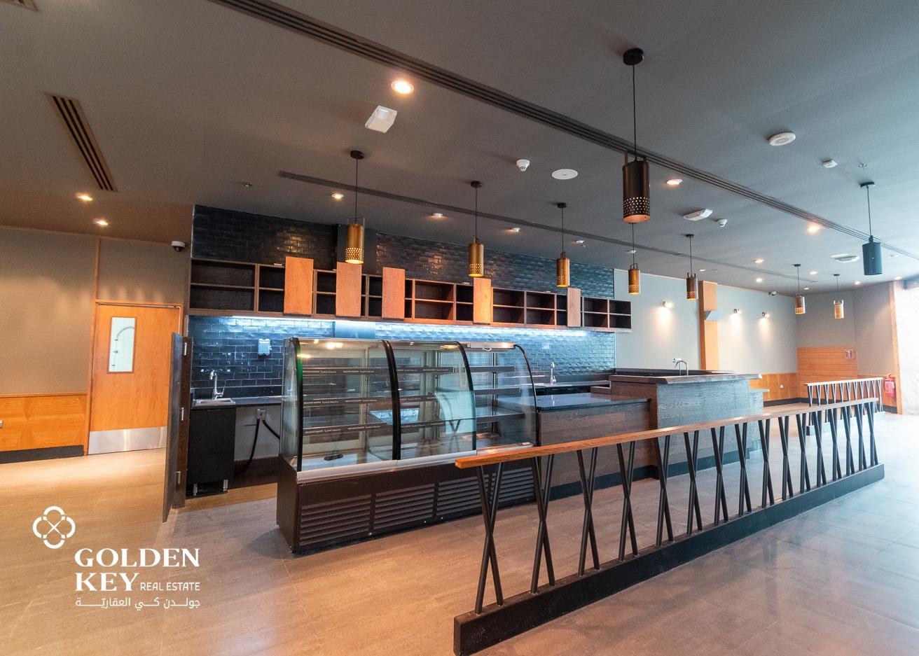 Perfect Spot for Café or Boutique Eatery – Busy Location