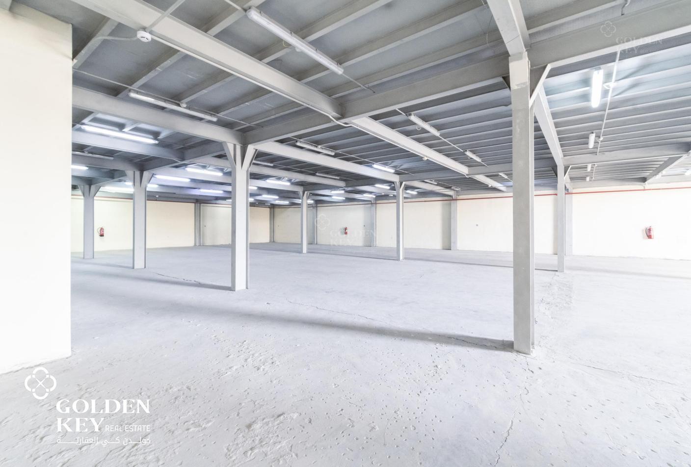 New Warehouse High Ceilings | Kahramaa Included